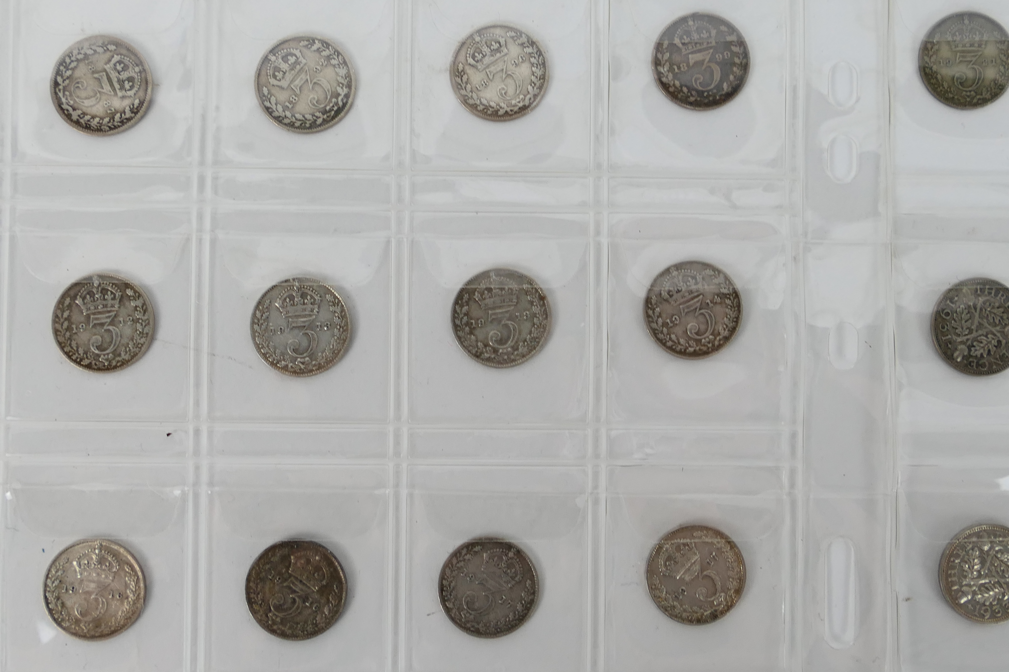 Silver Coins - A collection of silver 3d - Image 4 of 9