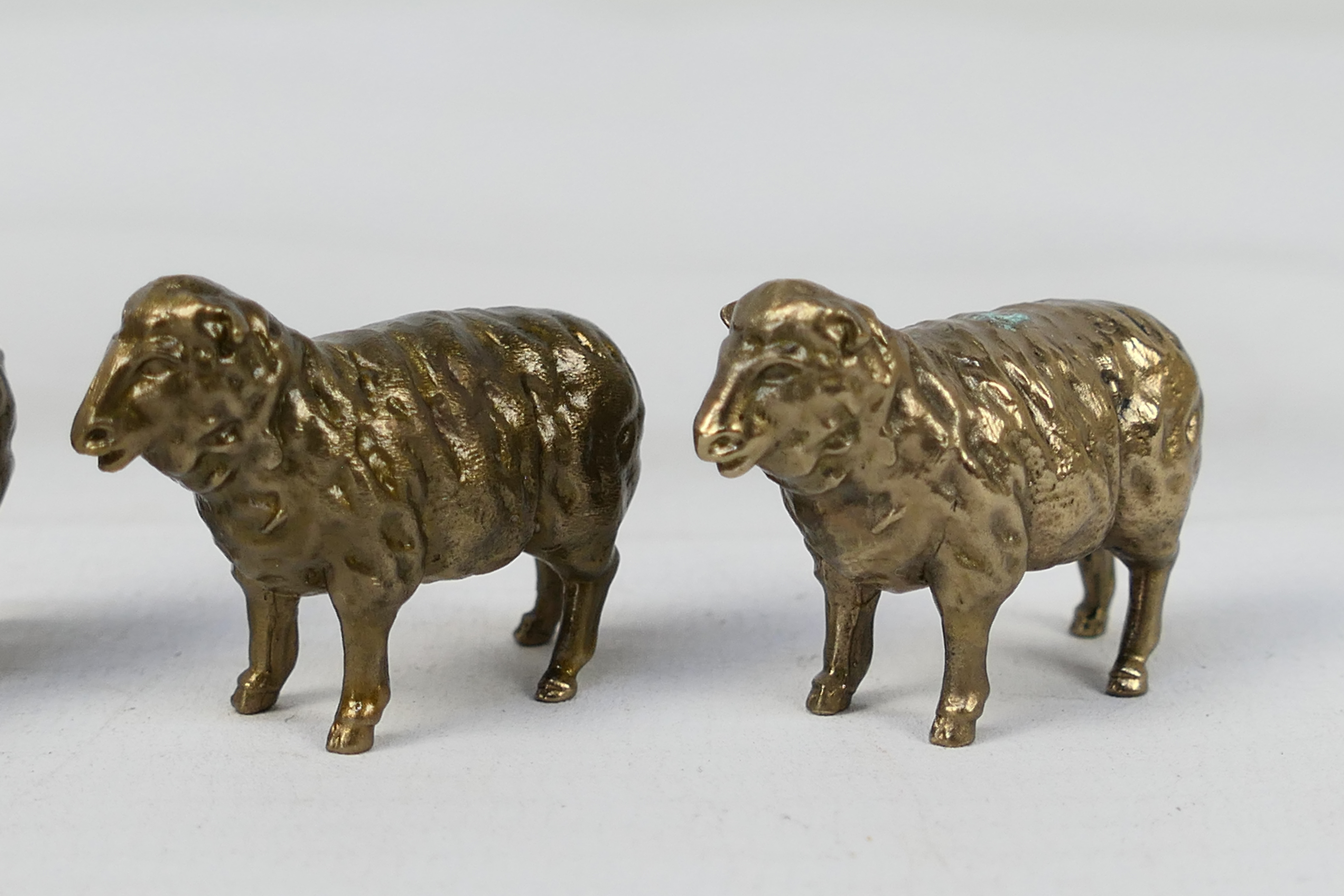 8 x bronze sheep figures. All in same si - Image 5 of 6