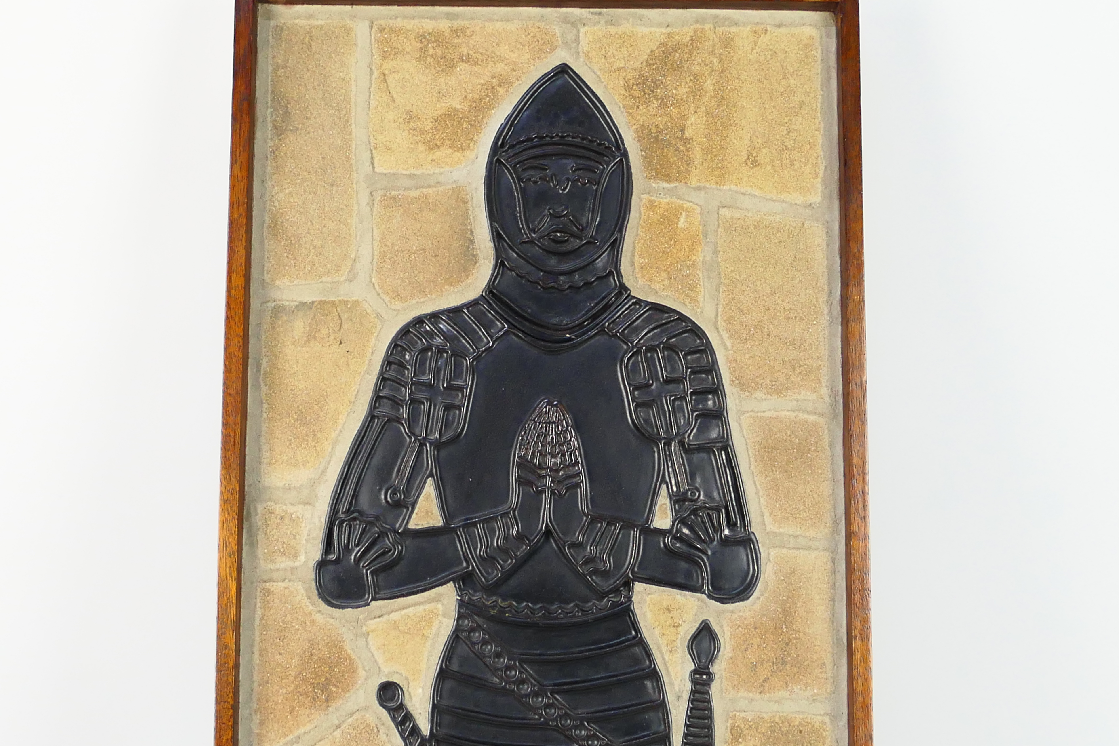 An interesting piece of wall art depicting a knight, - Image 2 of 5