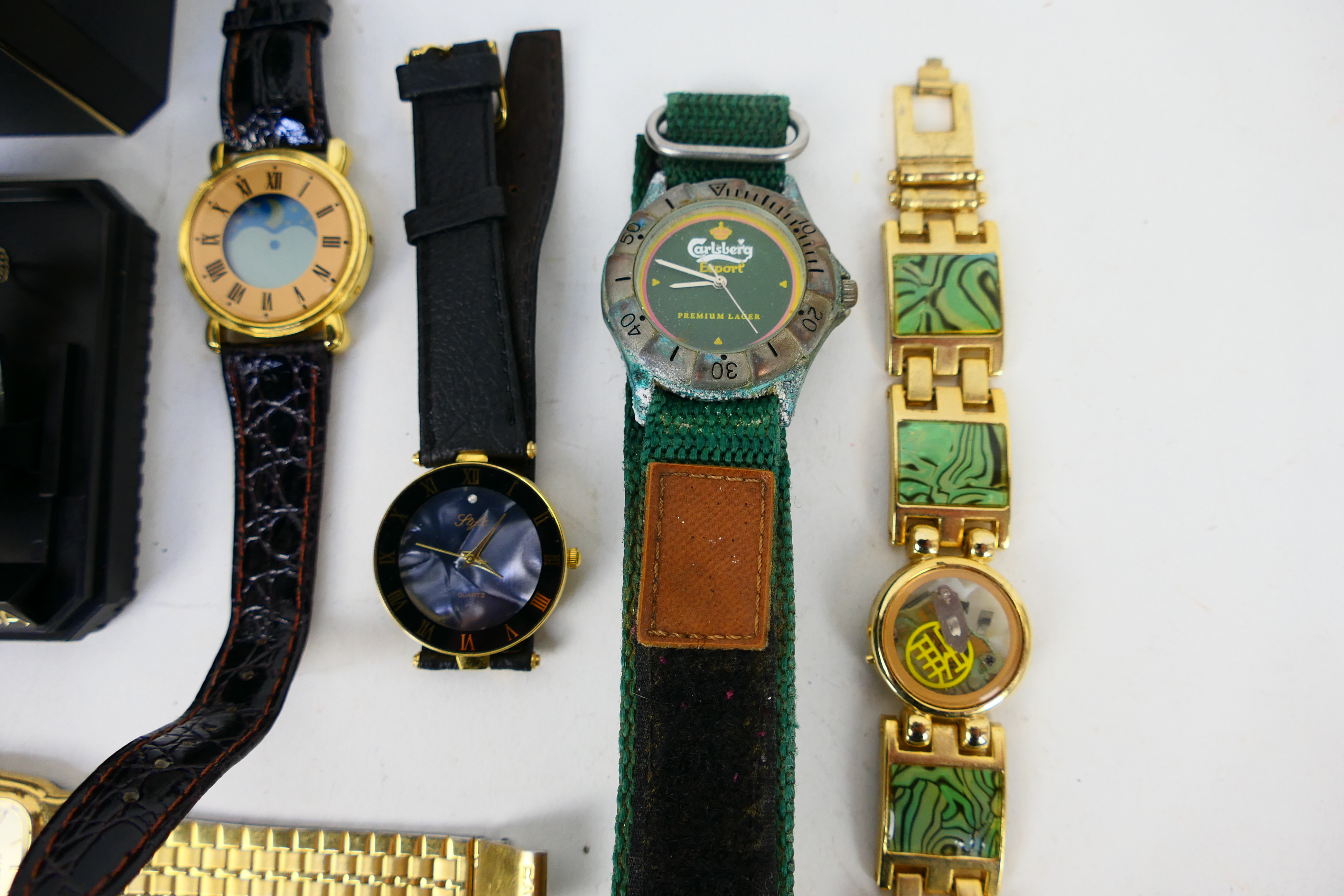 A collection of wrist watches to include Casio, Carvel, Limit, Sekonda and other. - Image 3 of 4