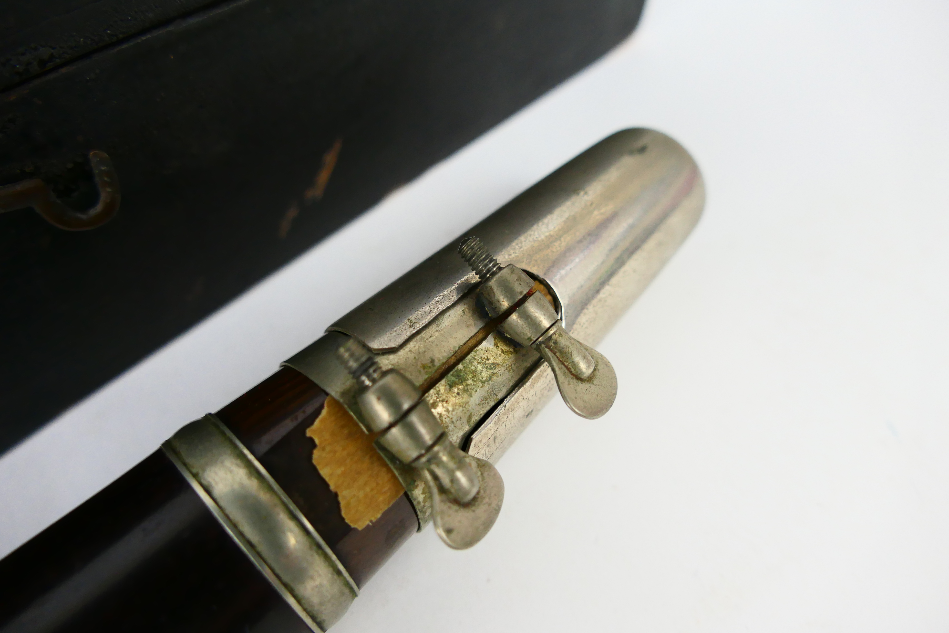 Clarinet. An unbranded clarinet, 65cm in length. - Image 4 of 7