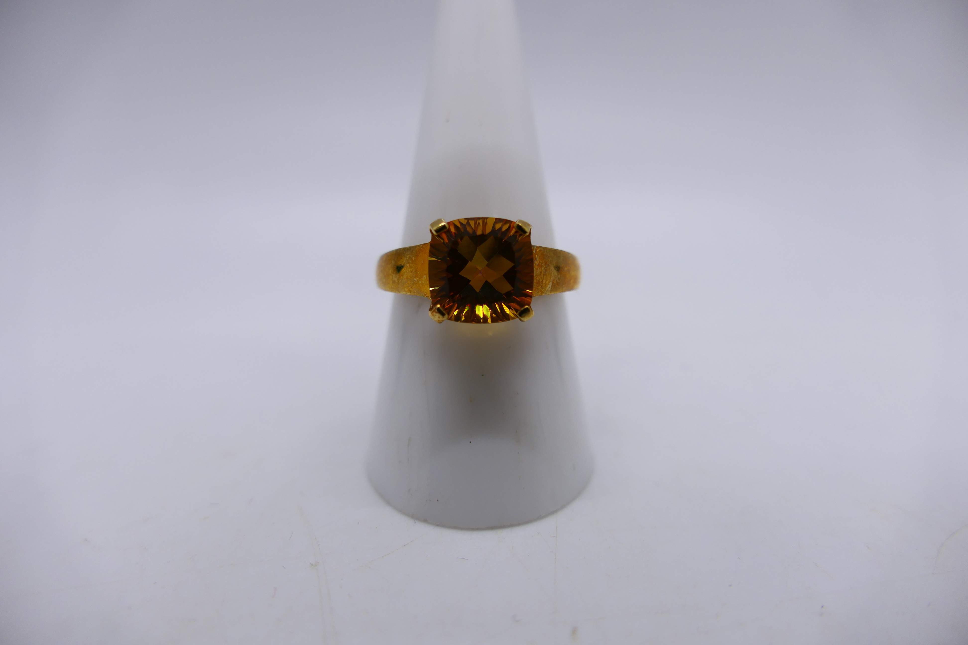 A 9ct gold stone set dress ring, size O+½, 2.3 grams and a stone set yellow metal pendant. - Image 3 of 5