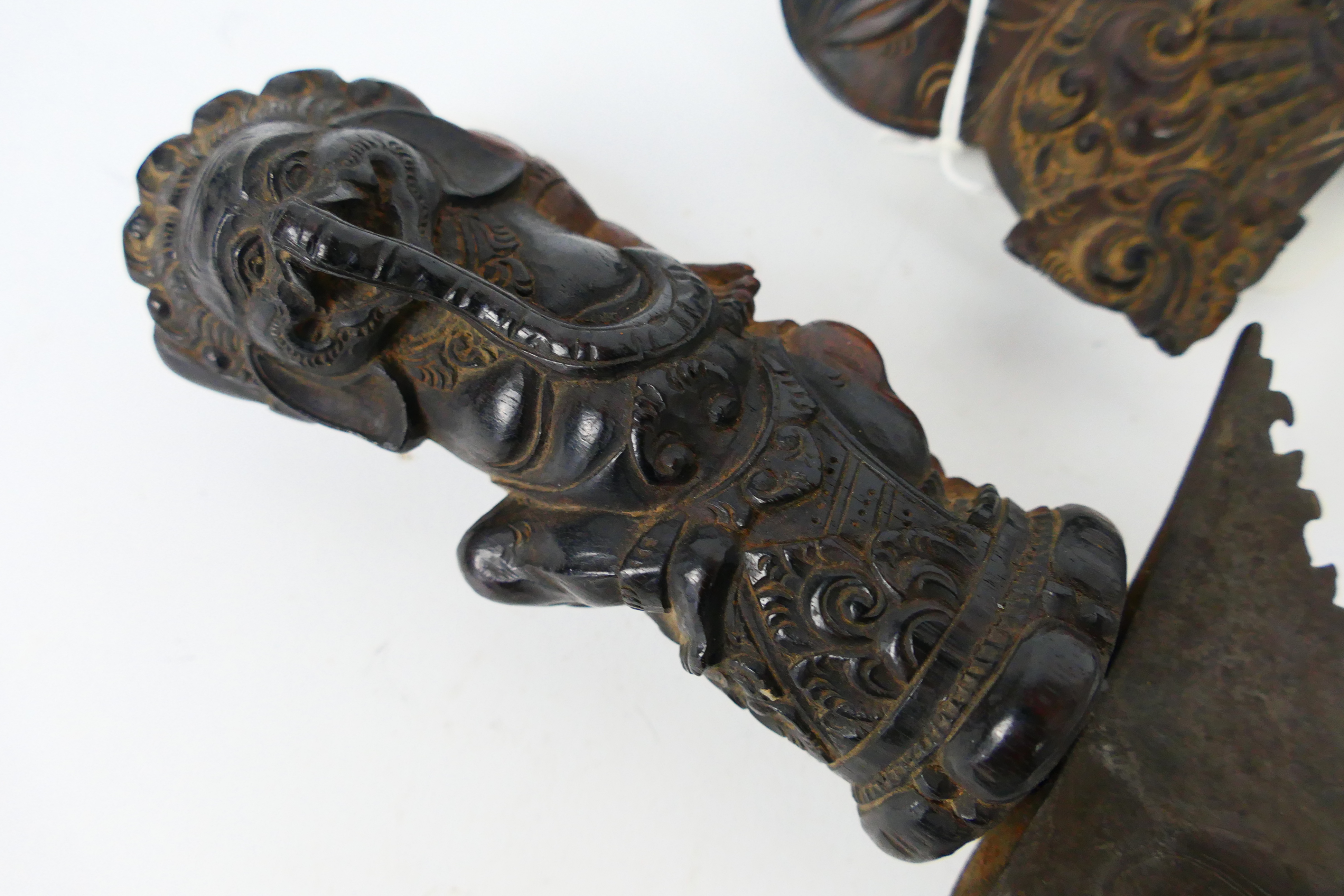 An Indonesian Kris with intricately carved scabbard and hilt, - Image 2 of 9