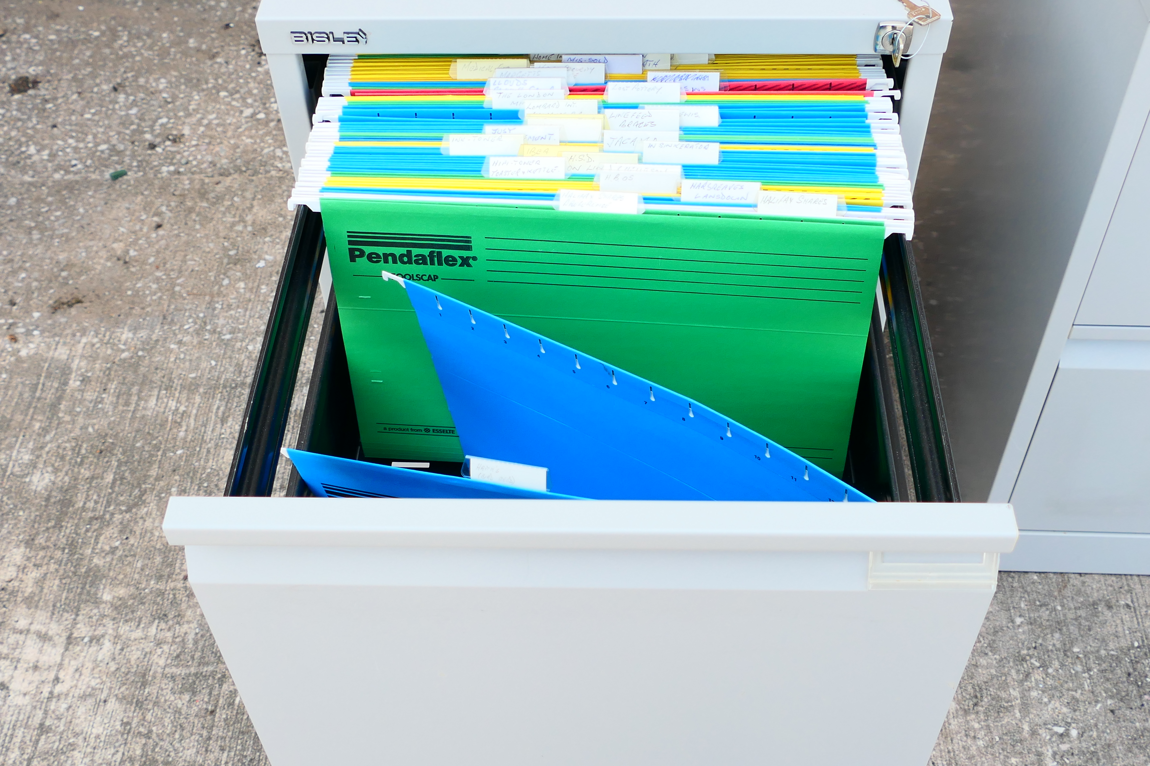 Two metal filing cabinets measuring 71 cm x 47 cm x 62 cm. - Image 2 of 3