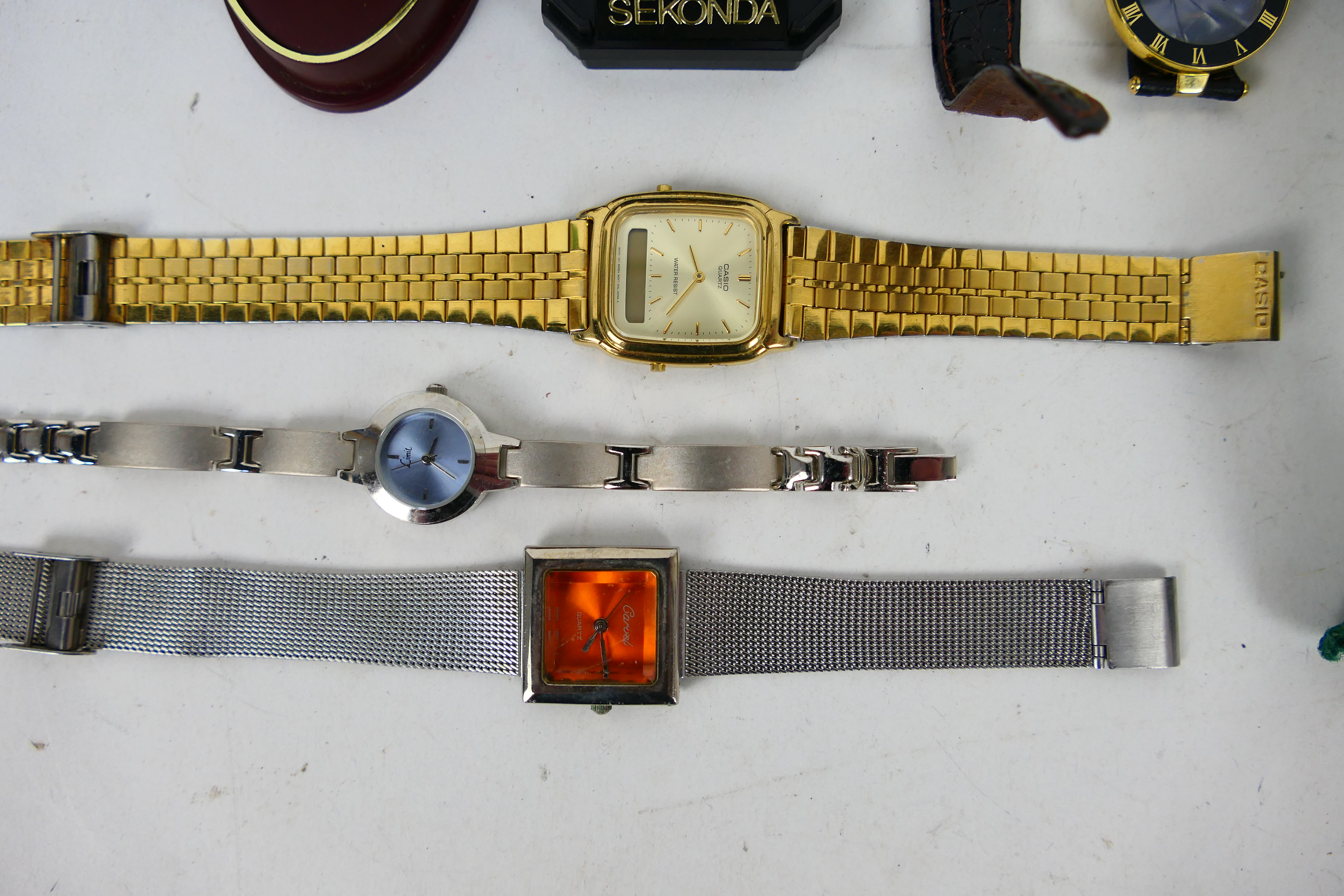 A collection of wrist watches to include Casio, Carvel, Limit, Sekonda and other. - Image 2 of 4