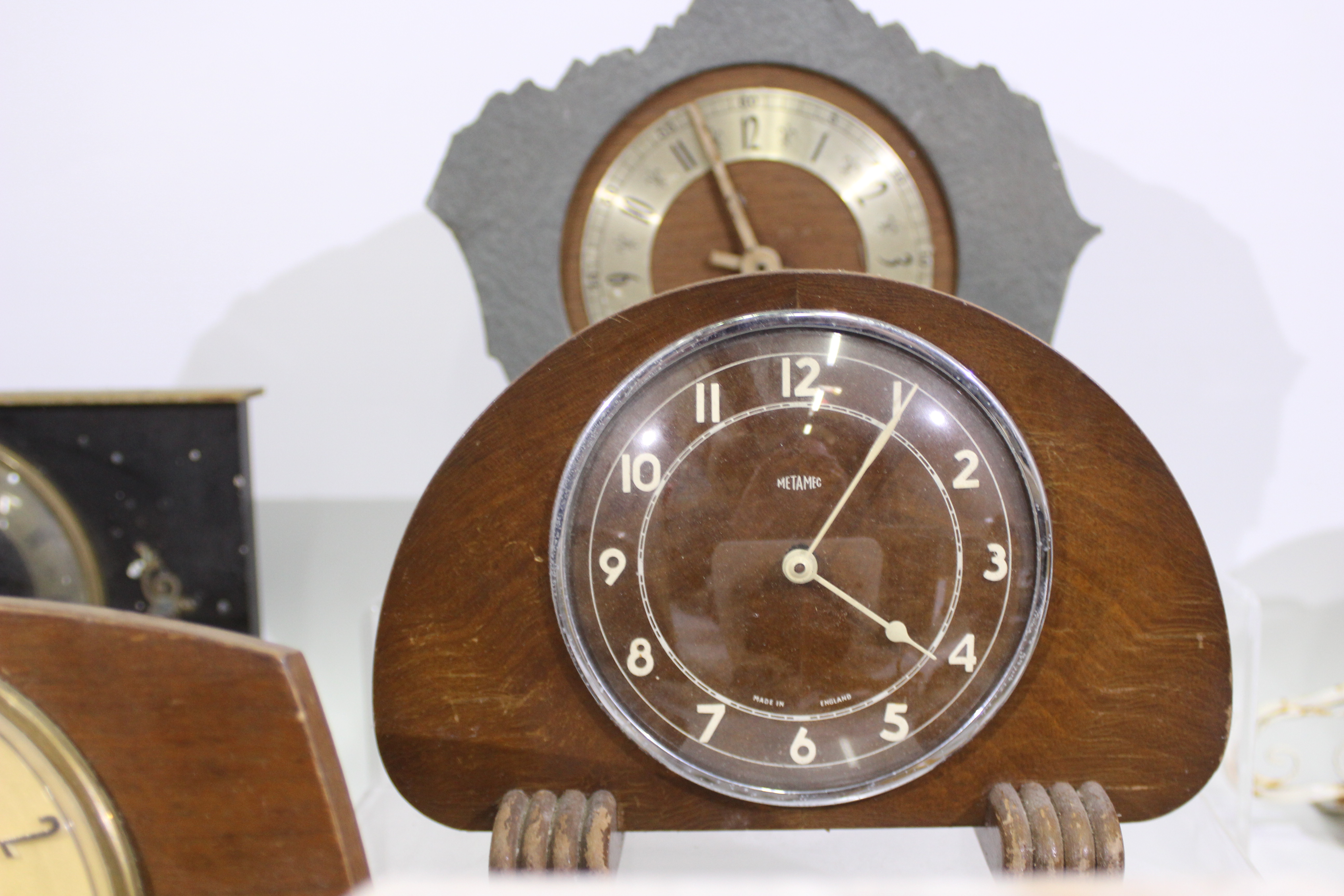 A quantity of vintage clocks to include Metamec, Westclox and other. - Image 2 of 5