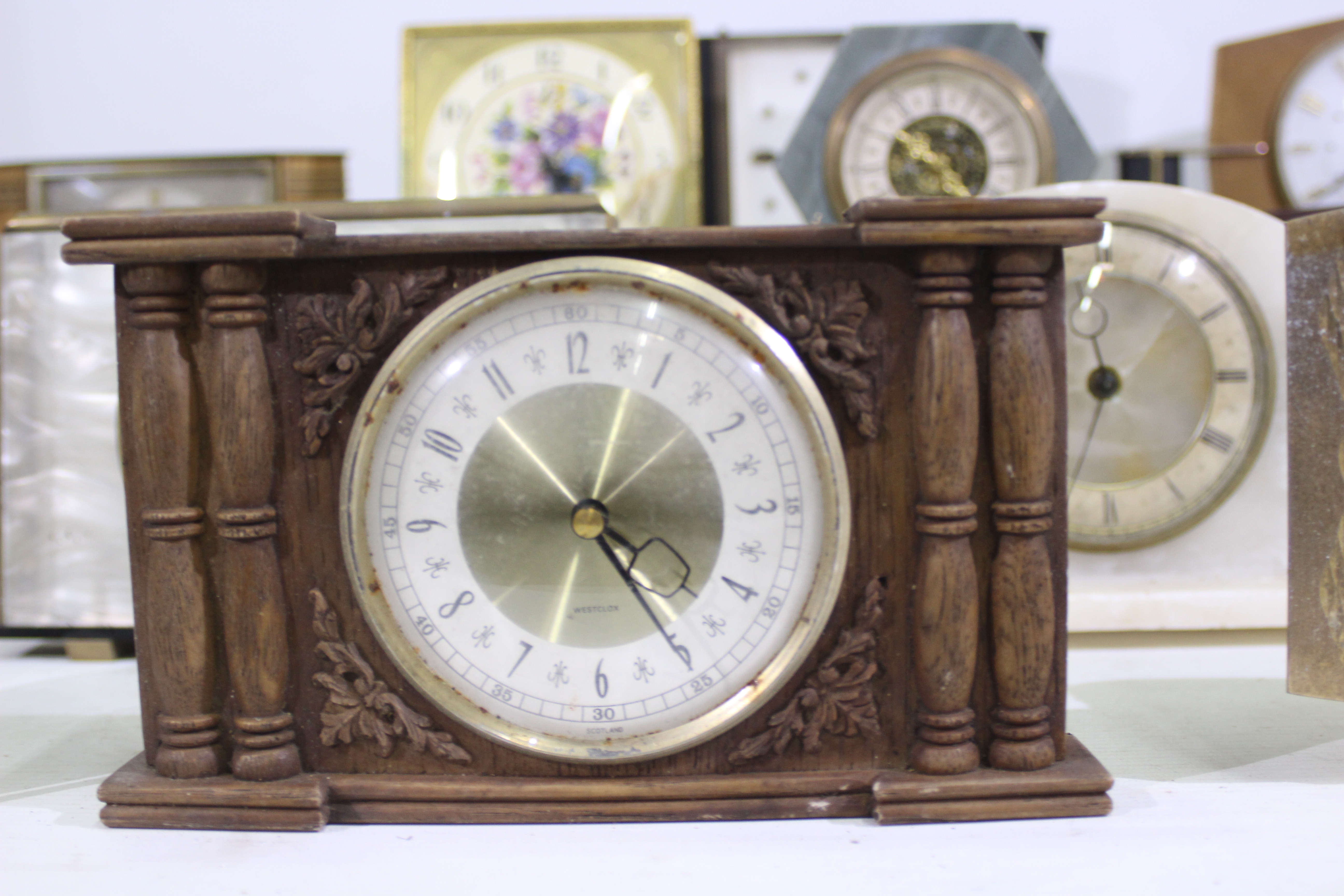 A quantity of vintage clocks to include Westclox, Bentima, Metamec and similar. - Image 7 of 10