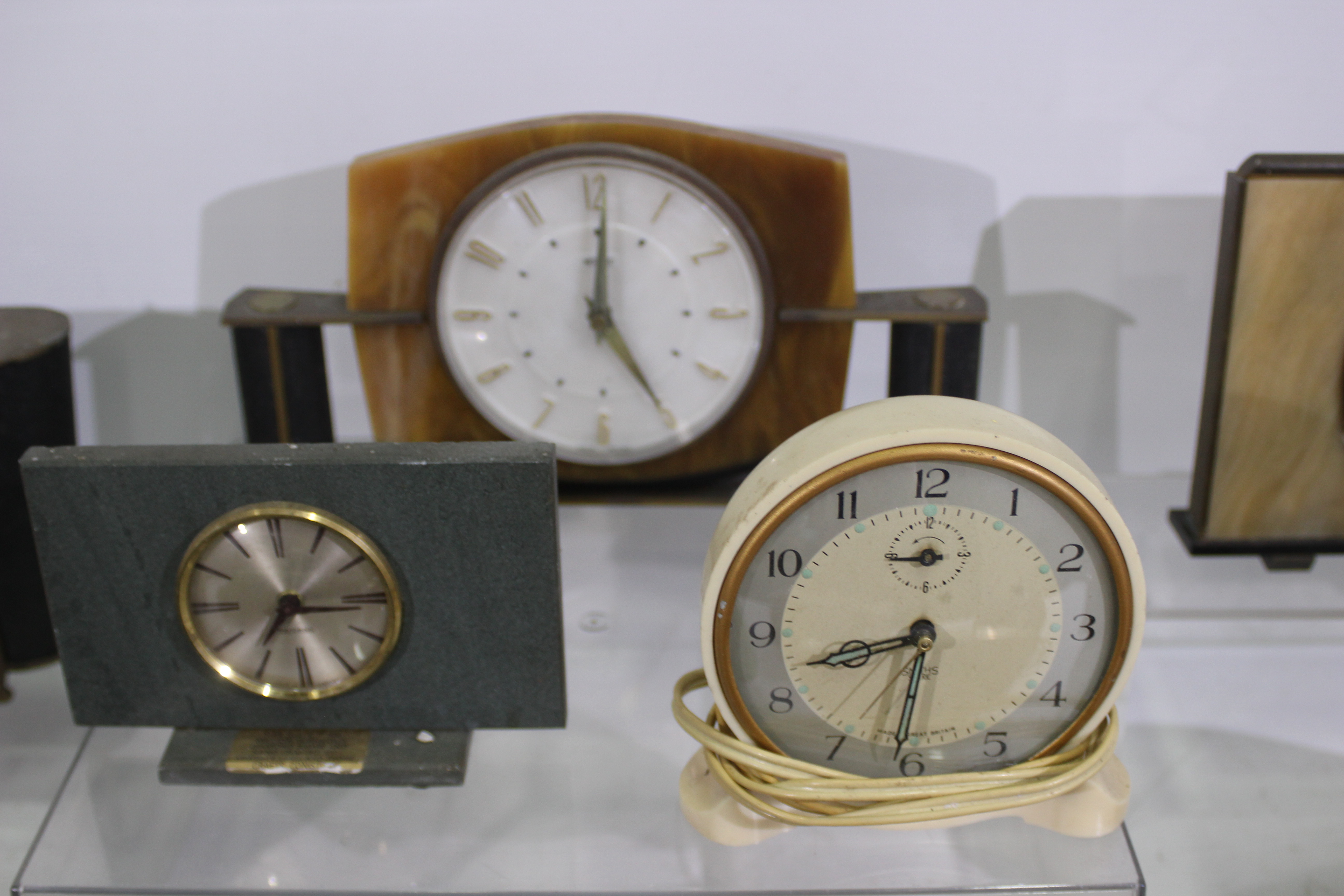 A collection of vintage desk / mantel clocks to include Bentima, Smiths, Westclox, - Image 3 of 7