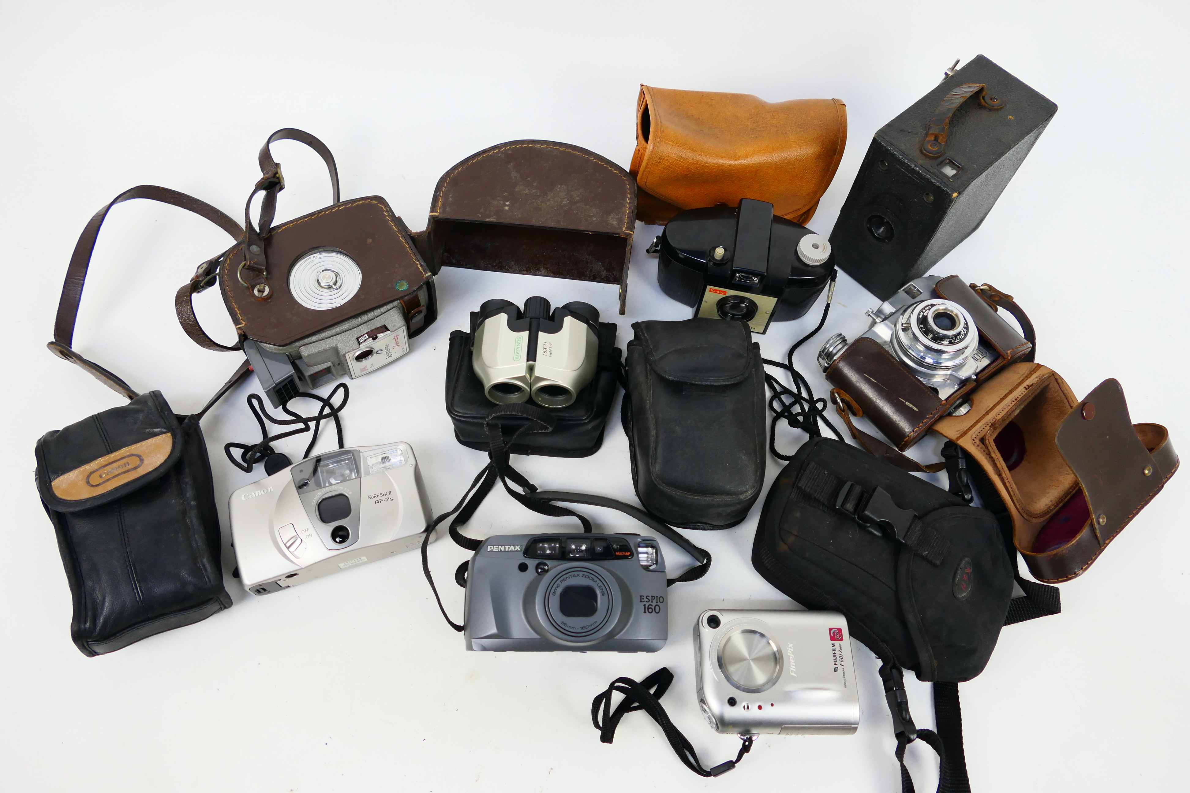 Photography - Lot to include a Canon Sureshot AF7S, Bencini CMF,