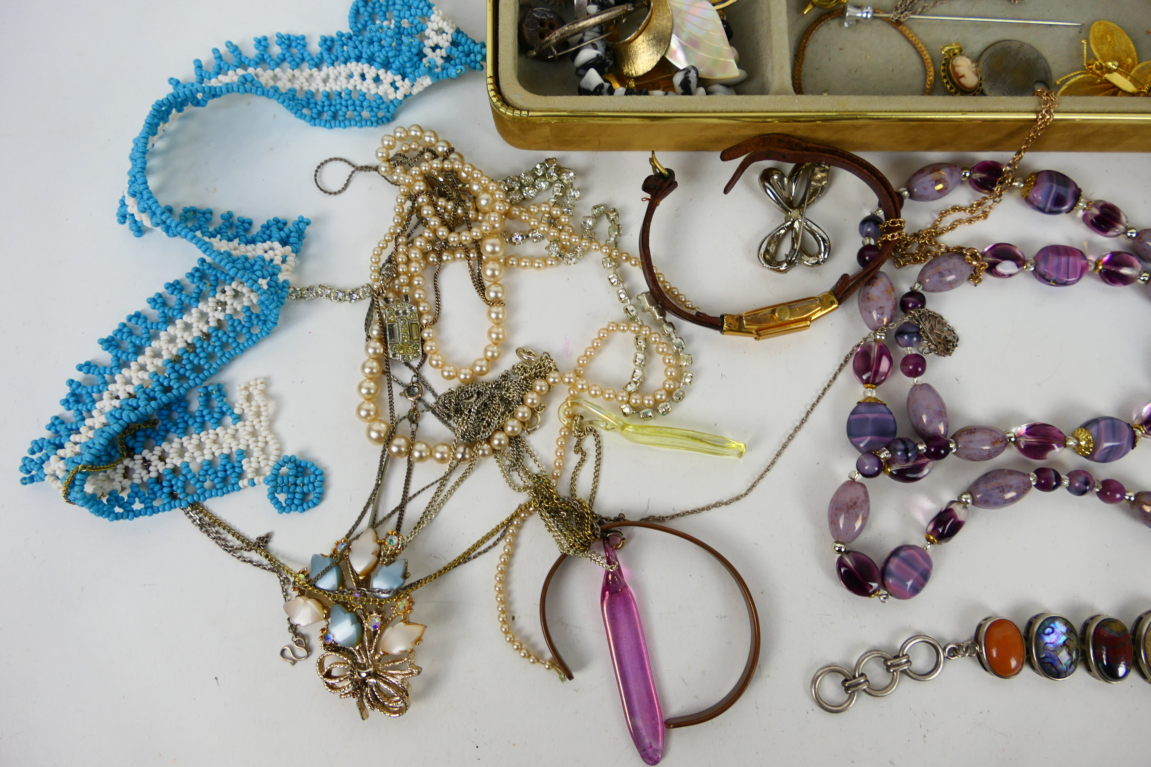 Costume jewellery comprising a plated nurses / evening belt, necklaces, bracelets, rings, earrings, - Image 2 of 6
