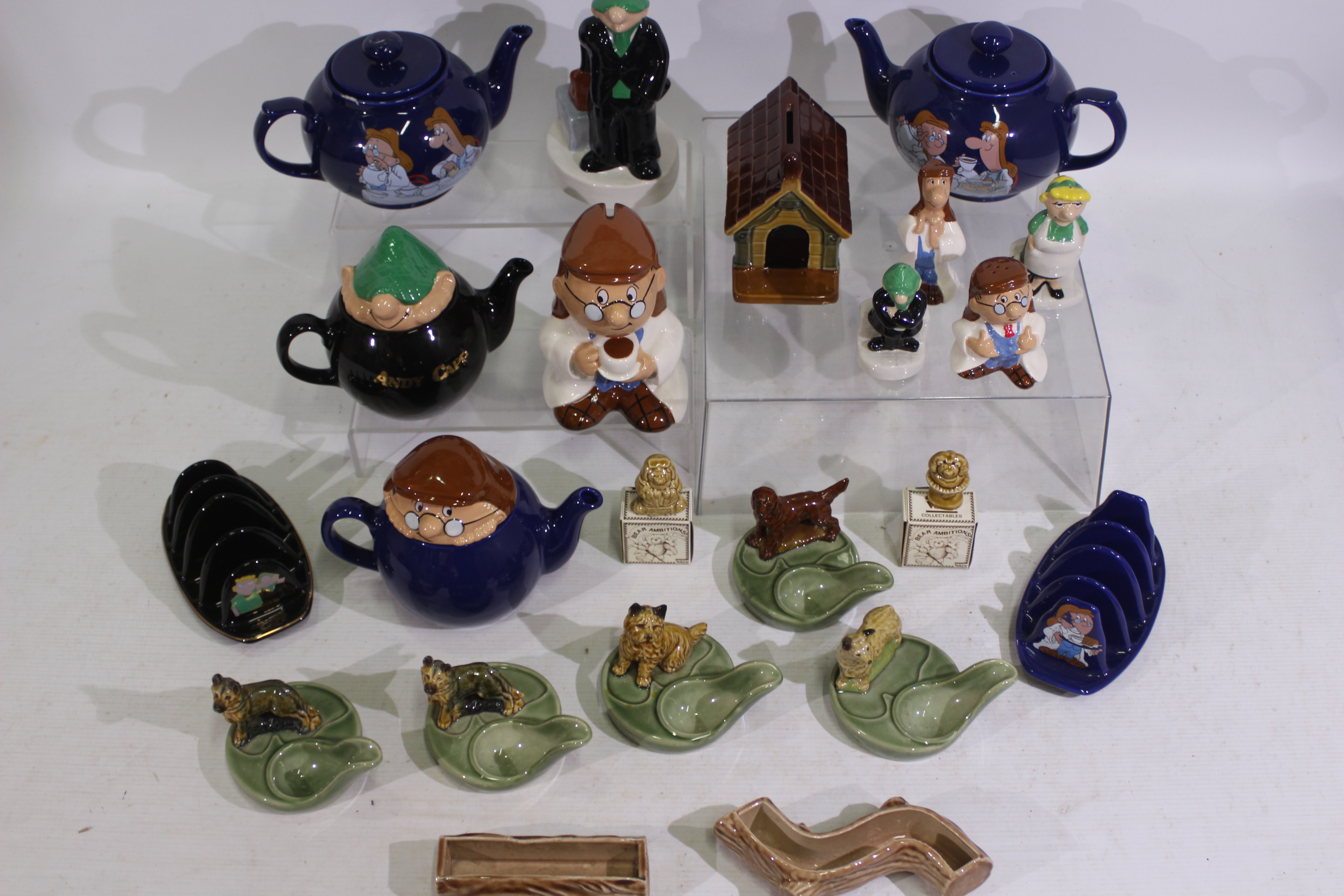 A collection of promotional Tetley Tea wares to include teapots, toast rack, - Image 2 of 7