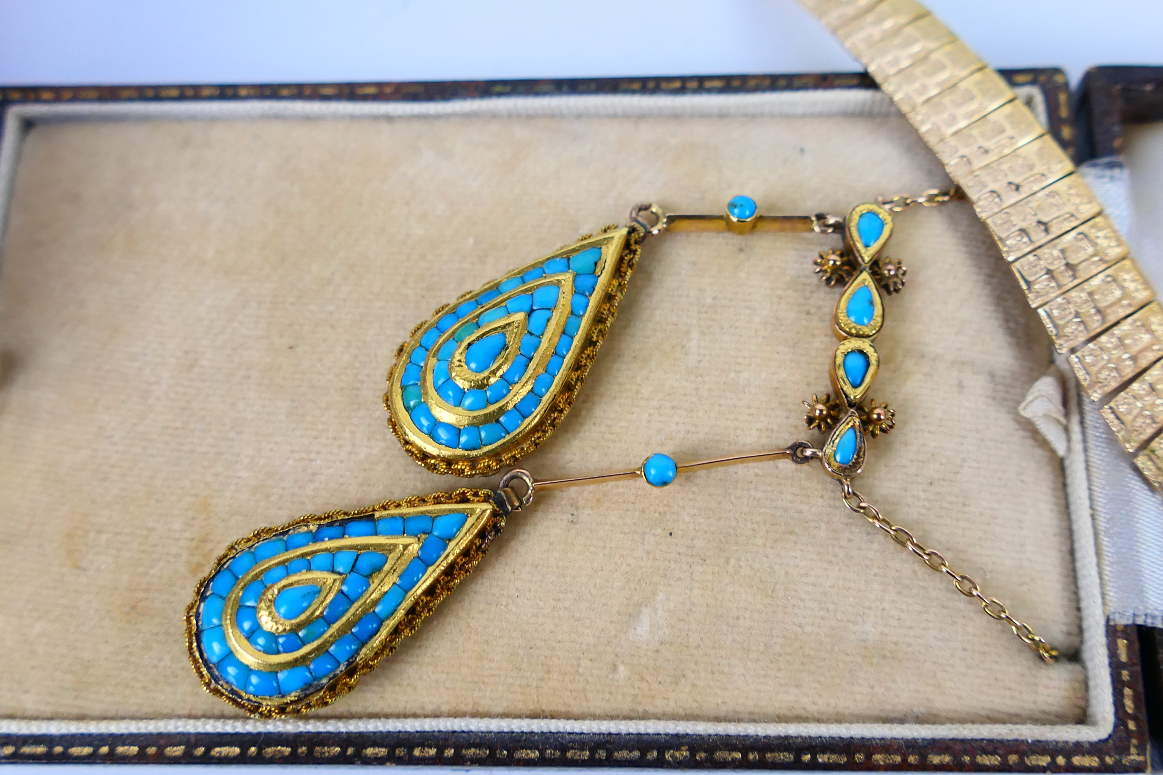 A quantity of costume jewellery including a necklace and turquoise set pendant, - Image 7 of 9