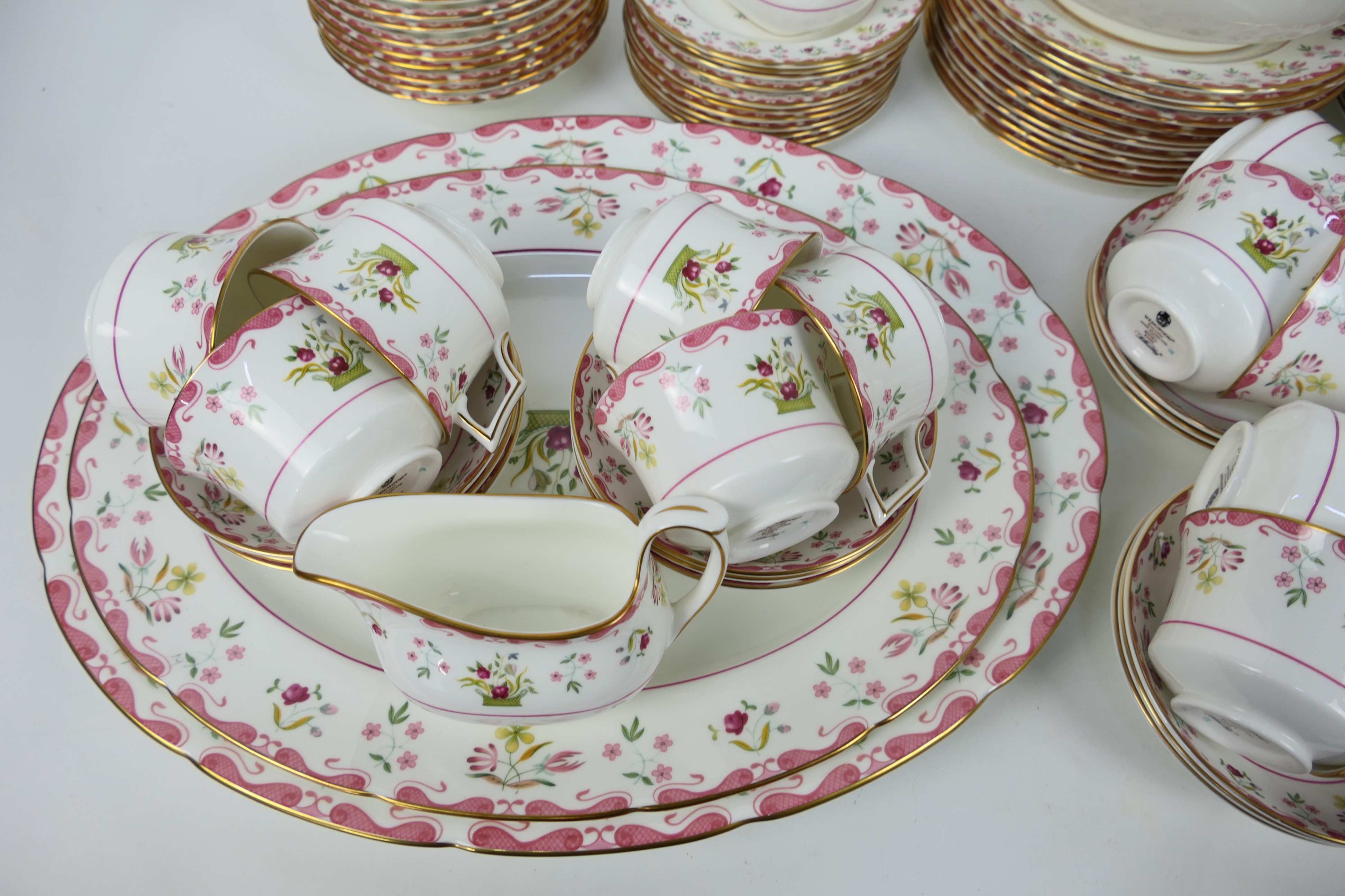 Wedgwood - A collection of dinner and tea wares in the Bianca pattern # R4499, - Image 2 of 5