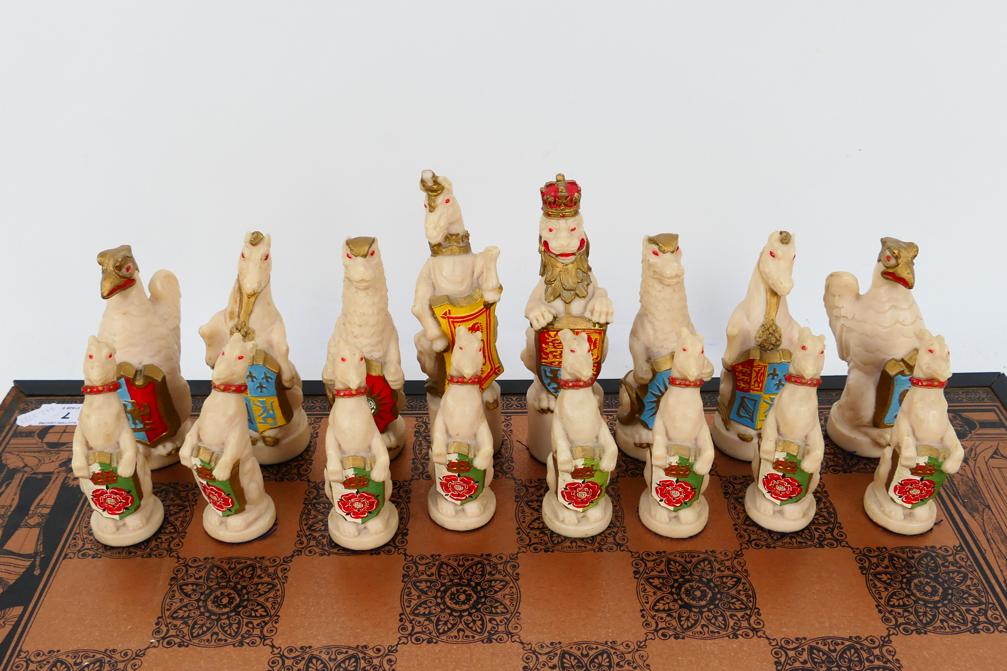 A Royal Beasts Queens Coronation chess set with 16 cm king. - Image 6 of 7
