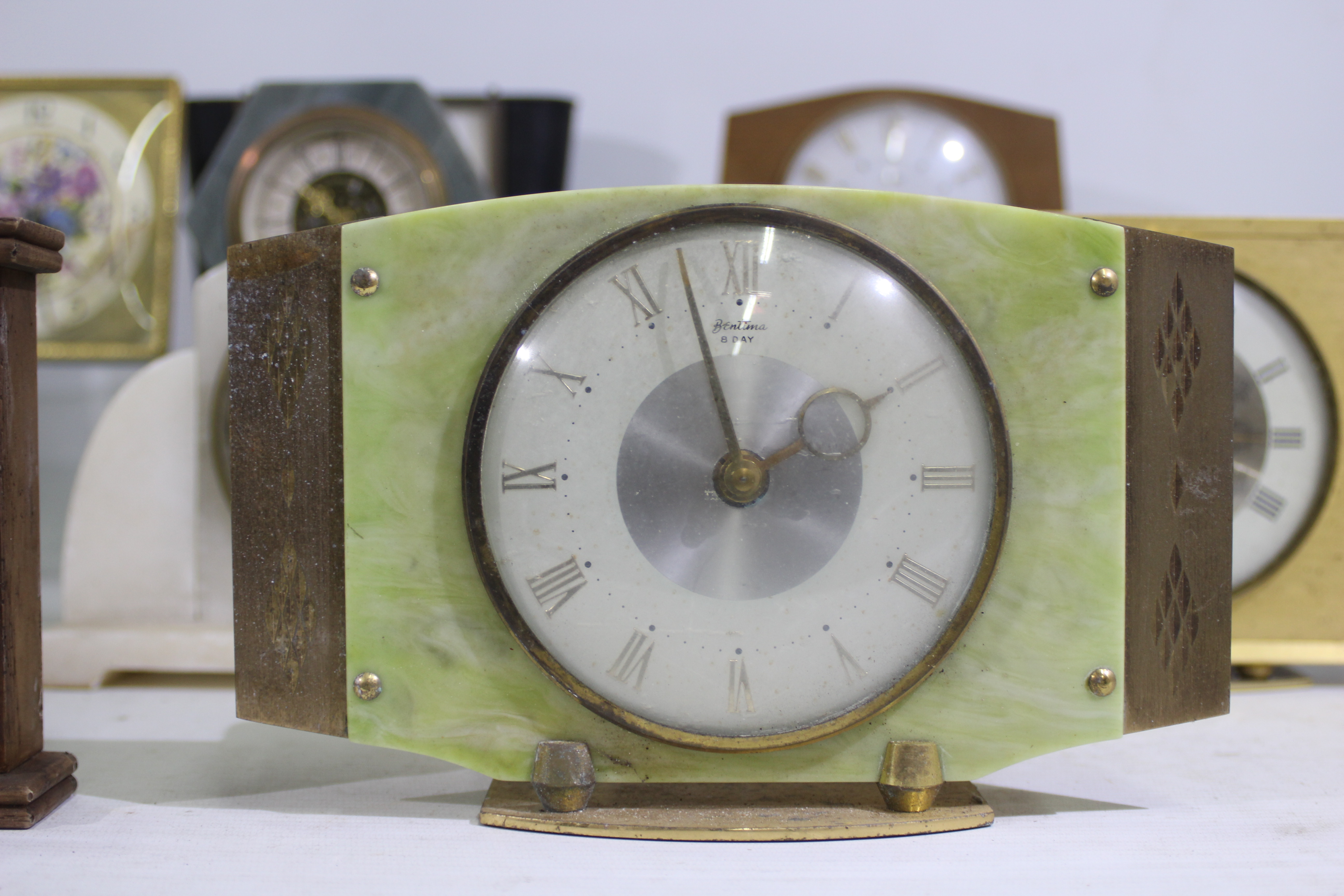 A quantity of vintage clocks to include Westclox, Bentima, Metamec and similar. - Image 8 of 10