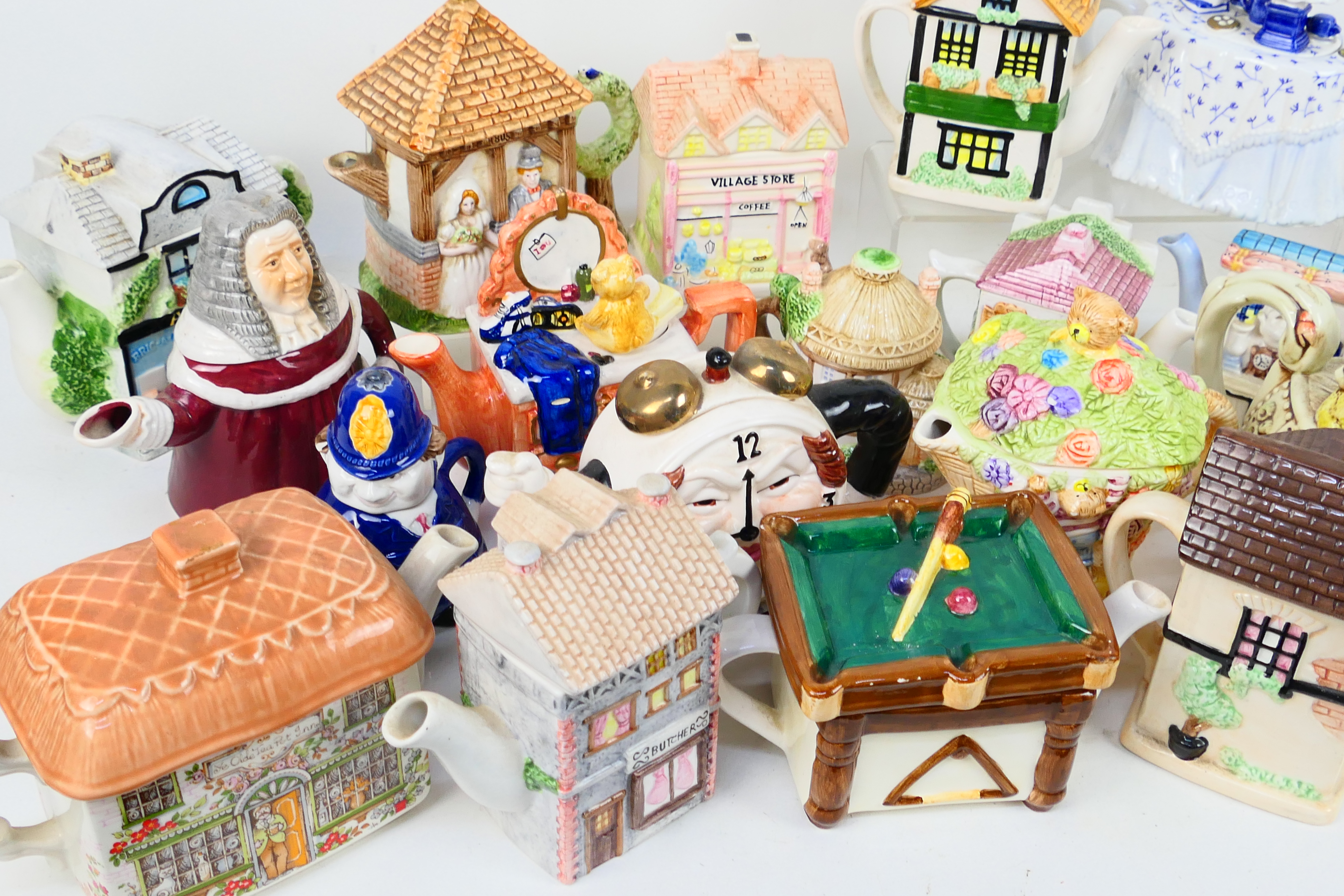 A collection of novelty teapots, two boxes. - Image 2 of 6