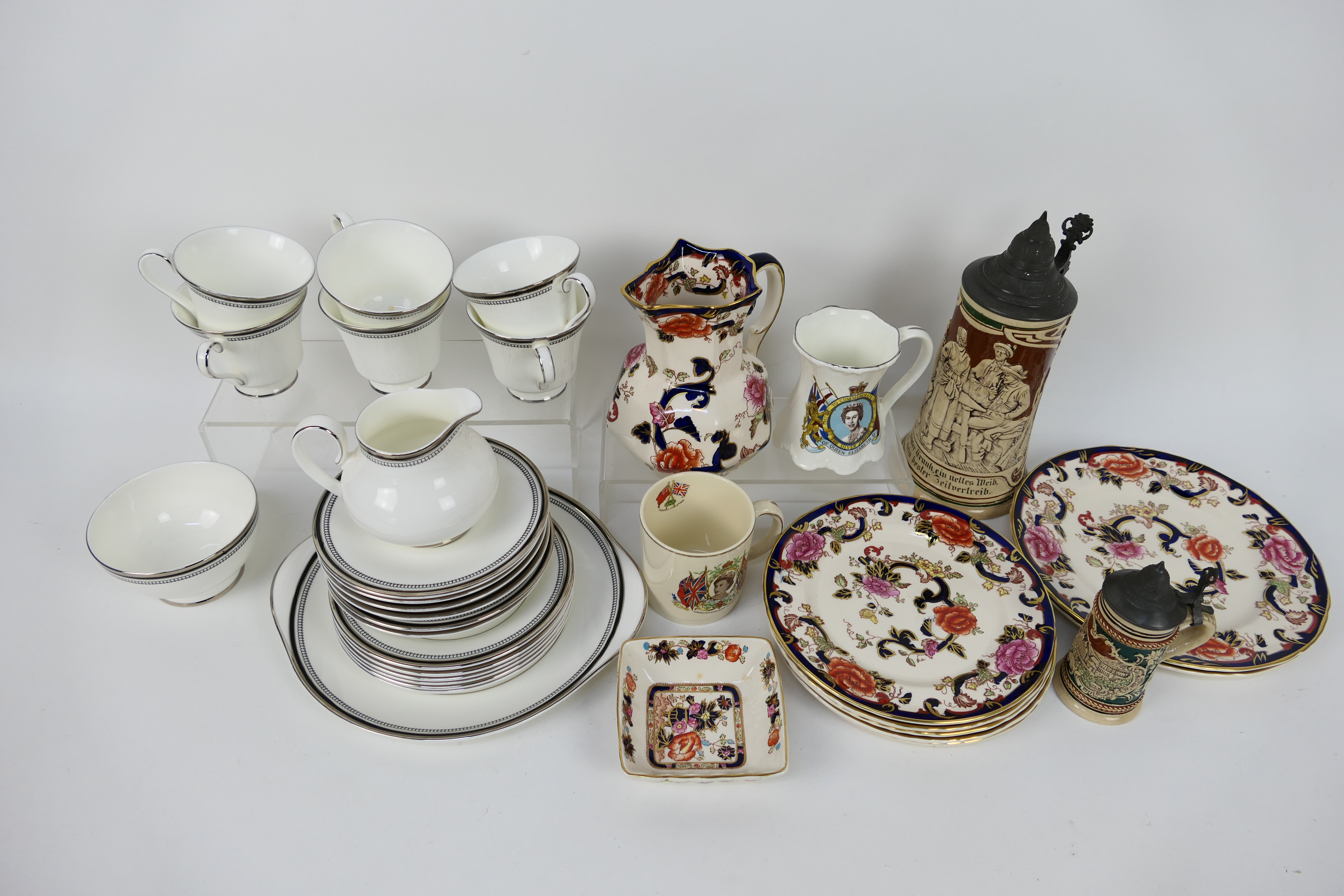Ceramics to include Royal Doulton tea wares in the Sarabande pattern # H5023,