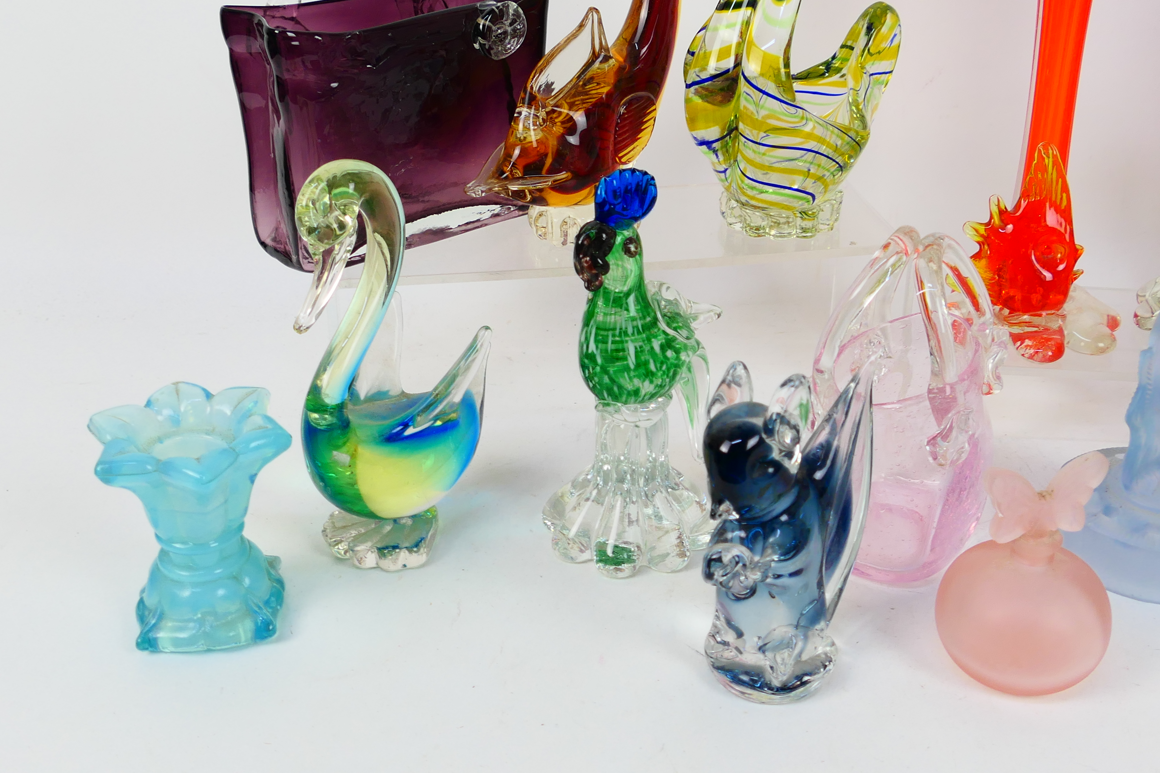 Decorative glassware to include Murano, largest piece approximately 30 cm (h). - Image 3 of 5