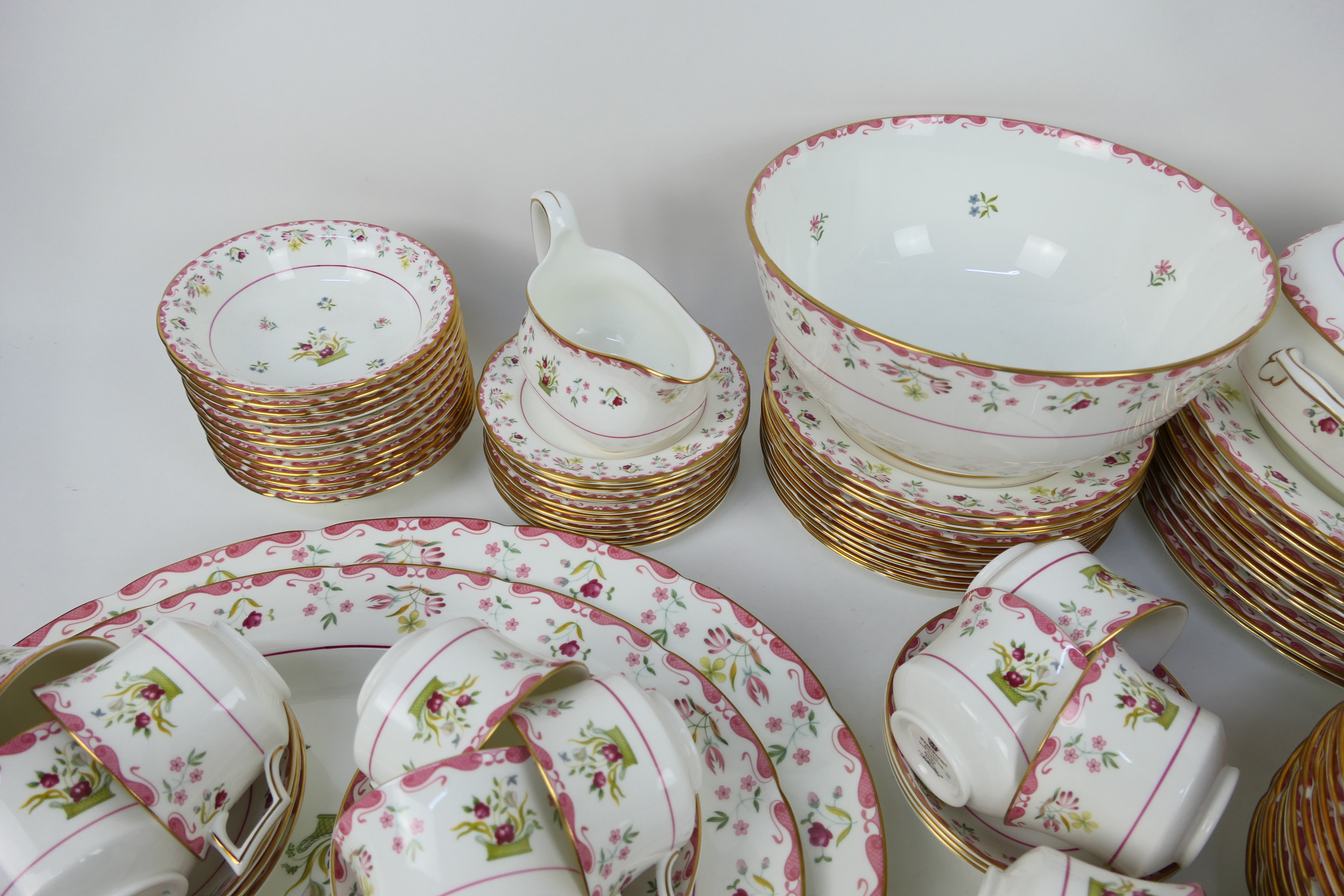 Wedgwood - A collection of dinner and tea wares in the Bianca pattern # R4499, - Image 4 of 5