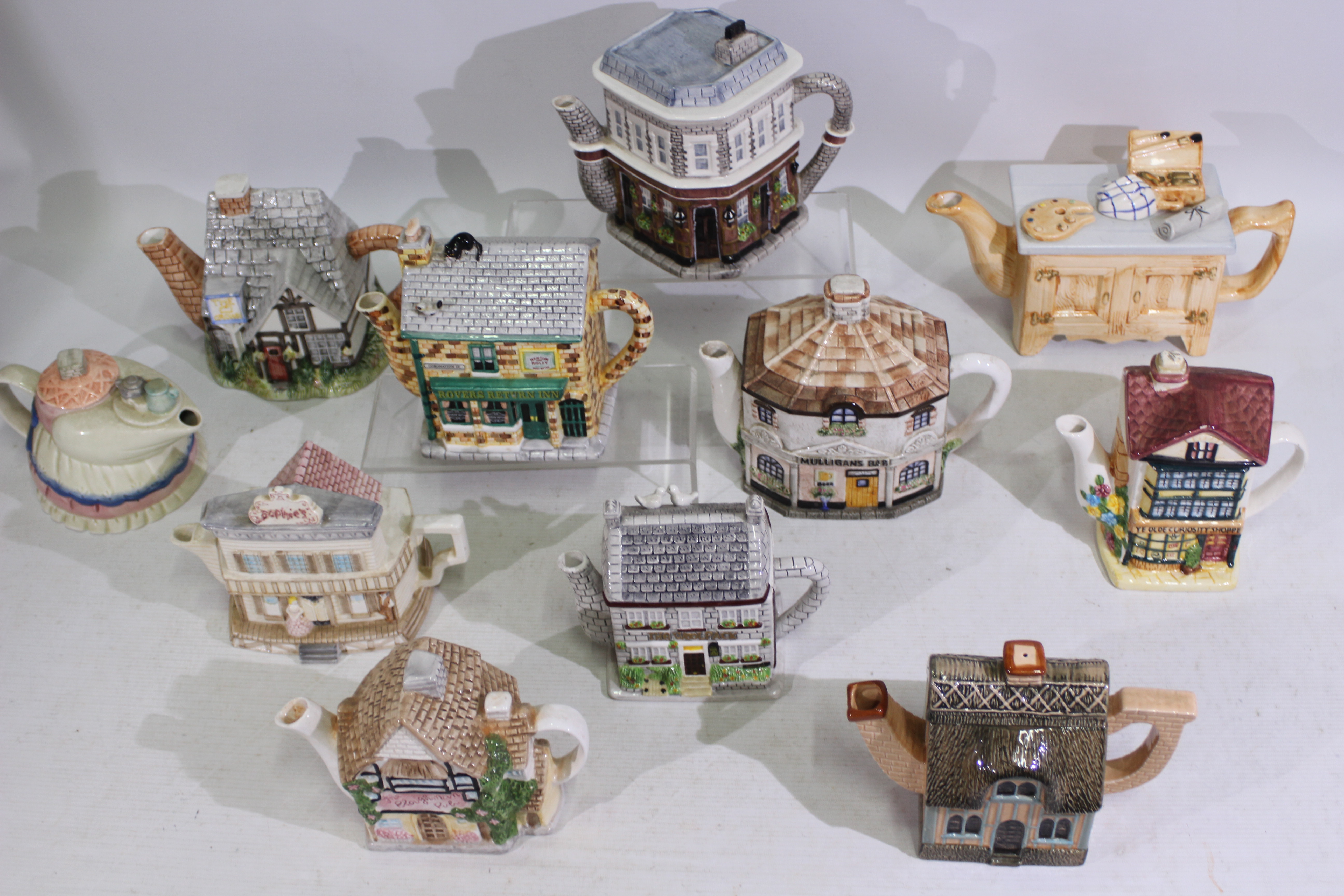 A collection of novelty teapots to include The Rovers Return, The Woolpack and The Queen Victoria, - Image 2 of 6