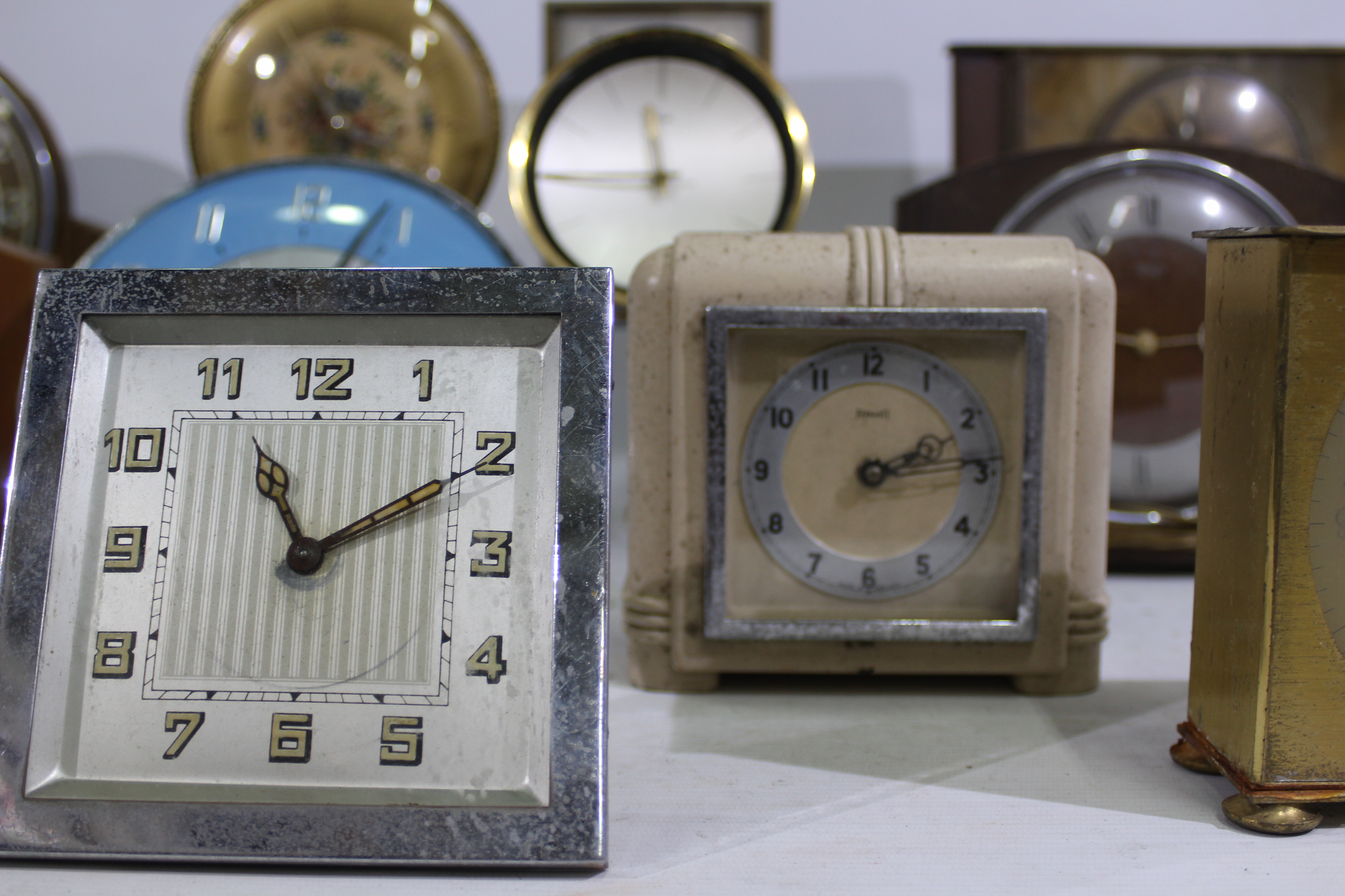 A collection of vintage clocks to include Metamec, Bentima, Westclox and other. - Image 4 of 7