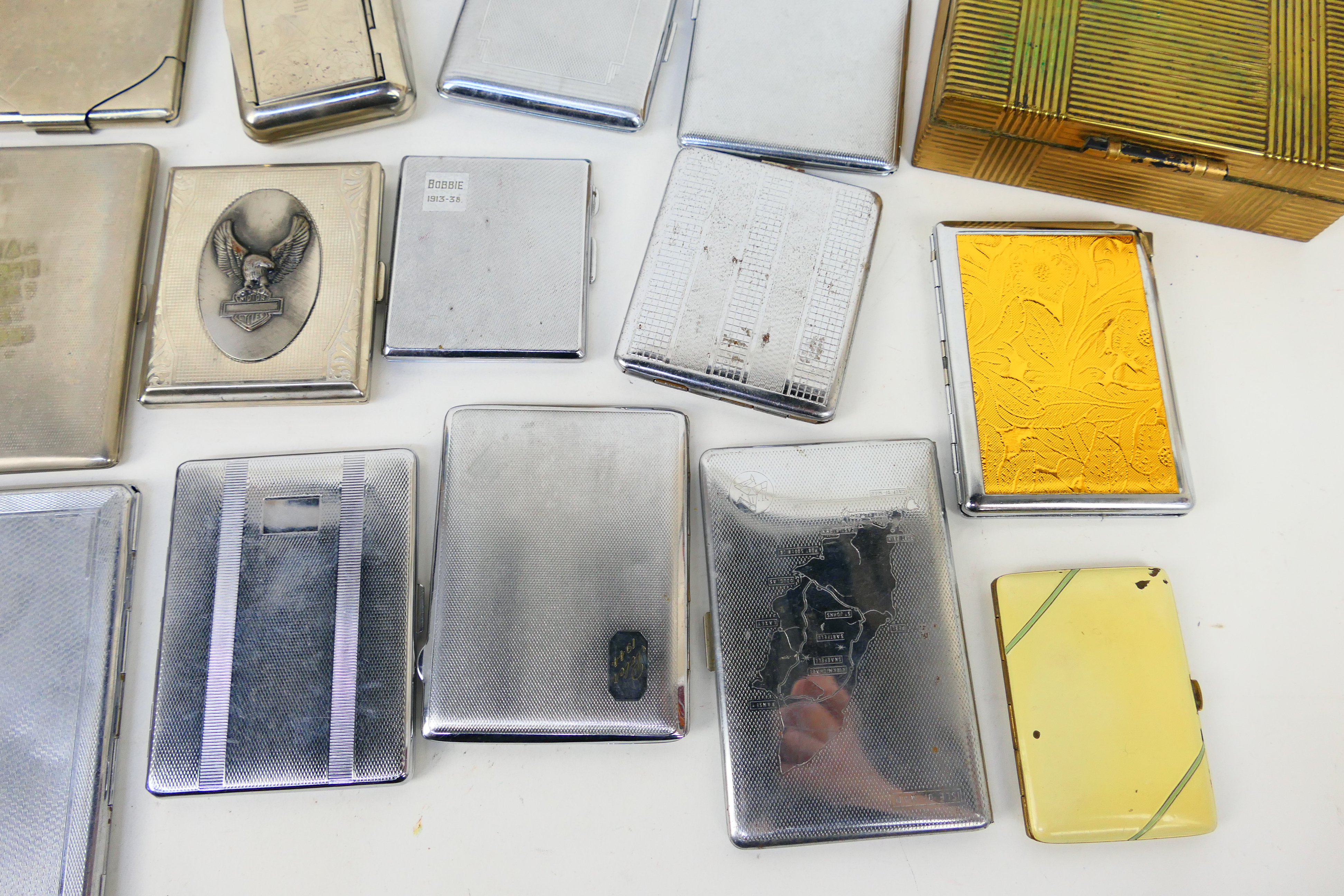 A collection of cigarette cases / boxes and similar, predominantly plated. - Image 5 of 5
