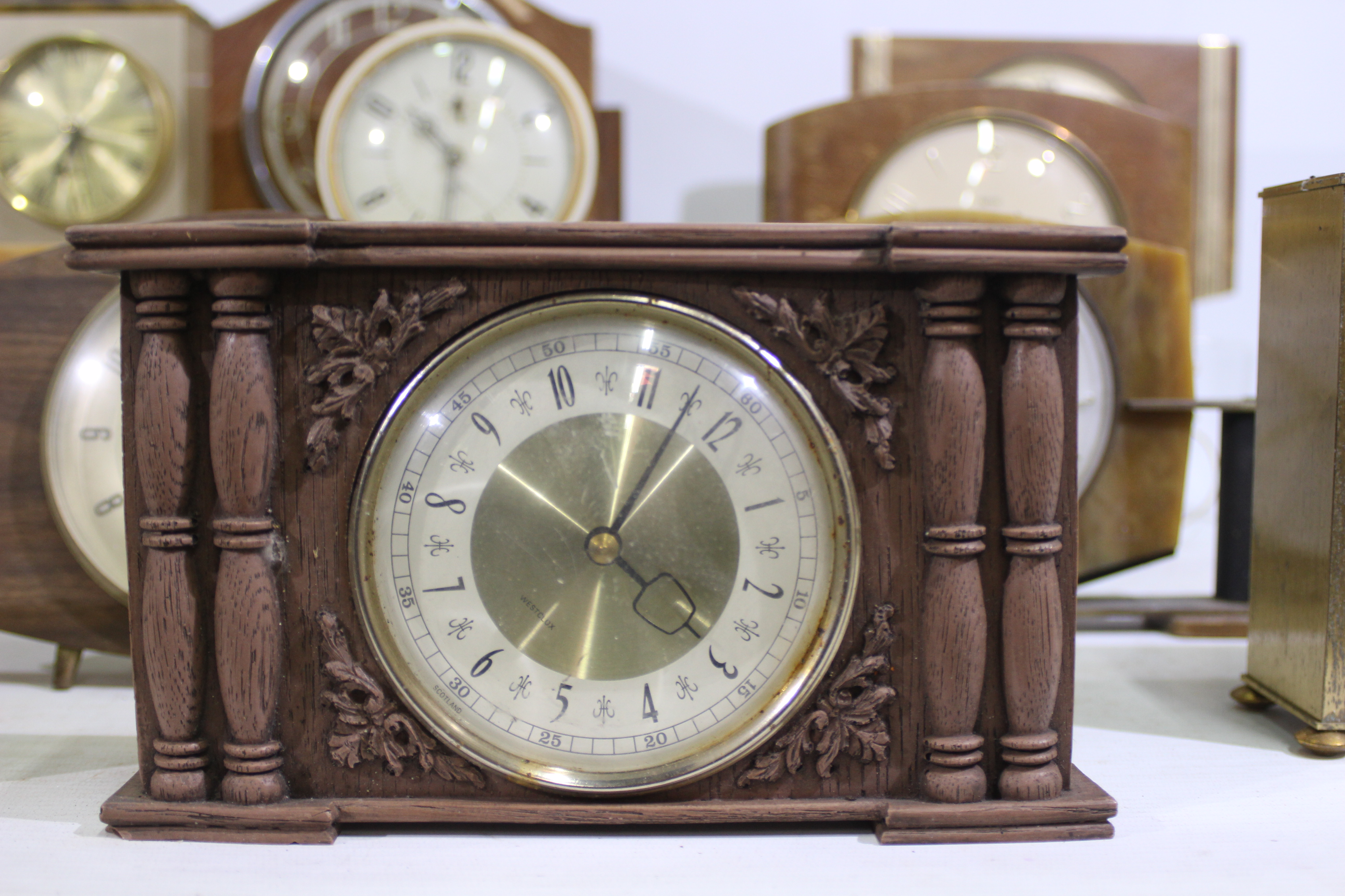 A quantity of vintage clocks to include Smiths, Metamec, Acctim and similar. - Image 5 of 7