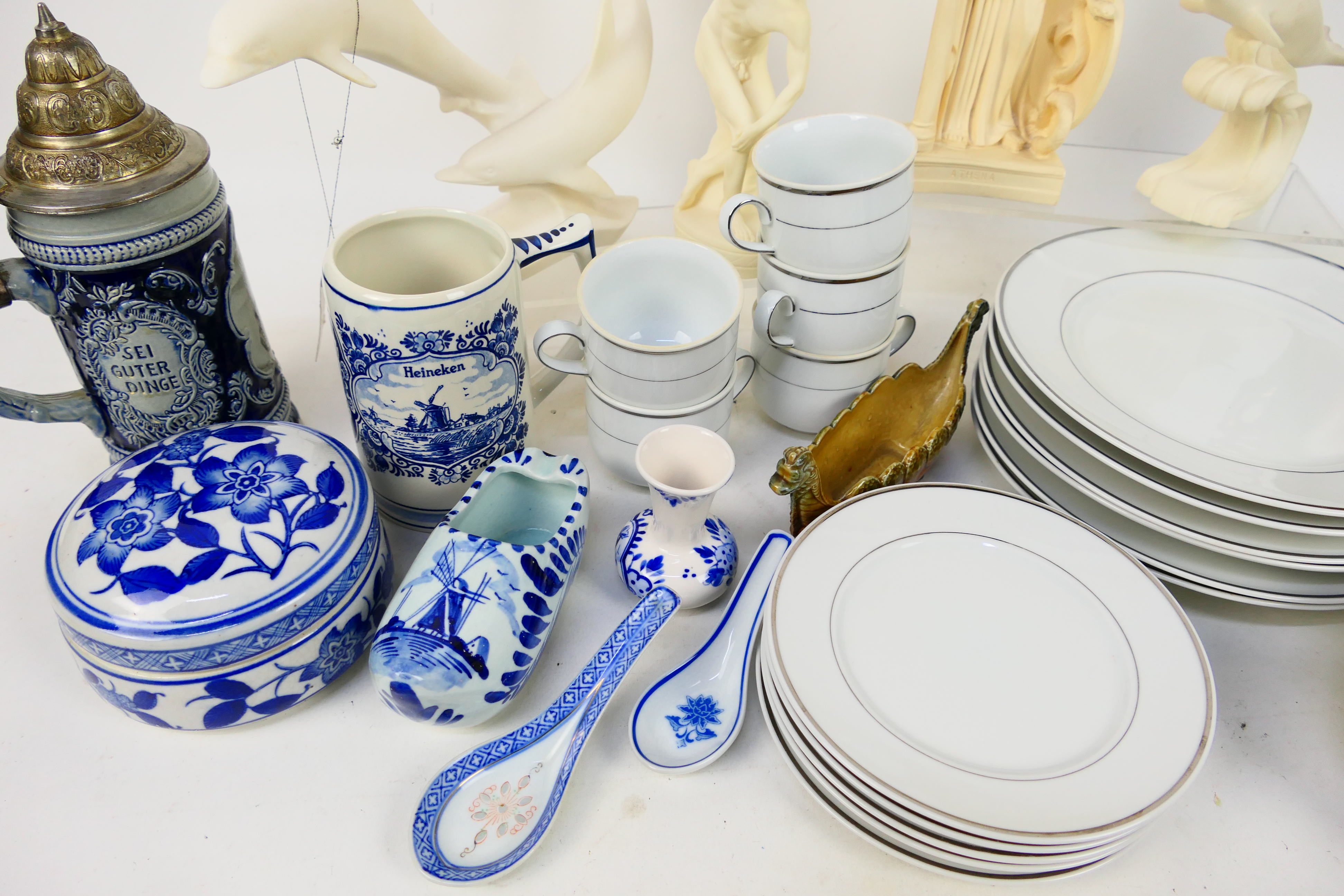 Ceramics to include German dinner wares, Delft, Wade and other. - Image 3 of 5
