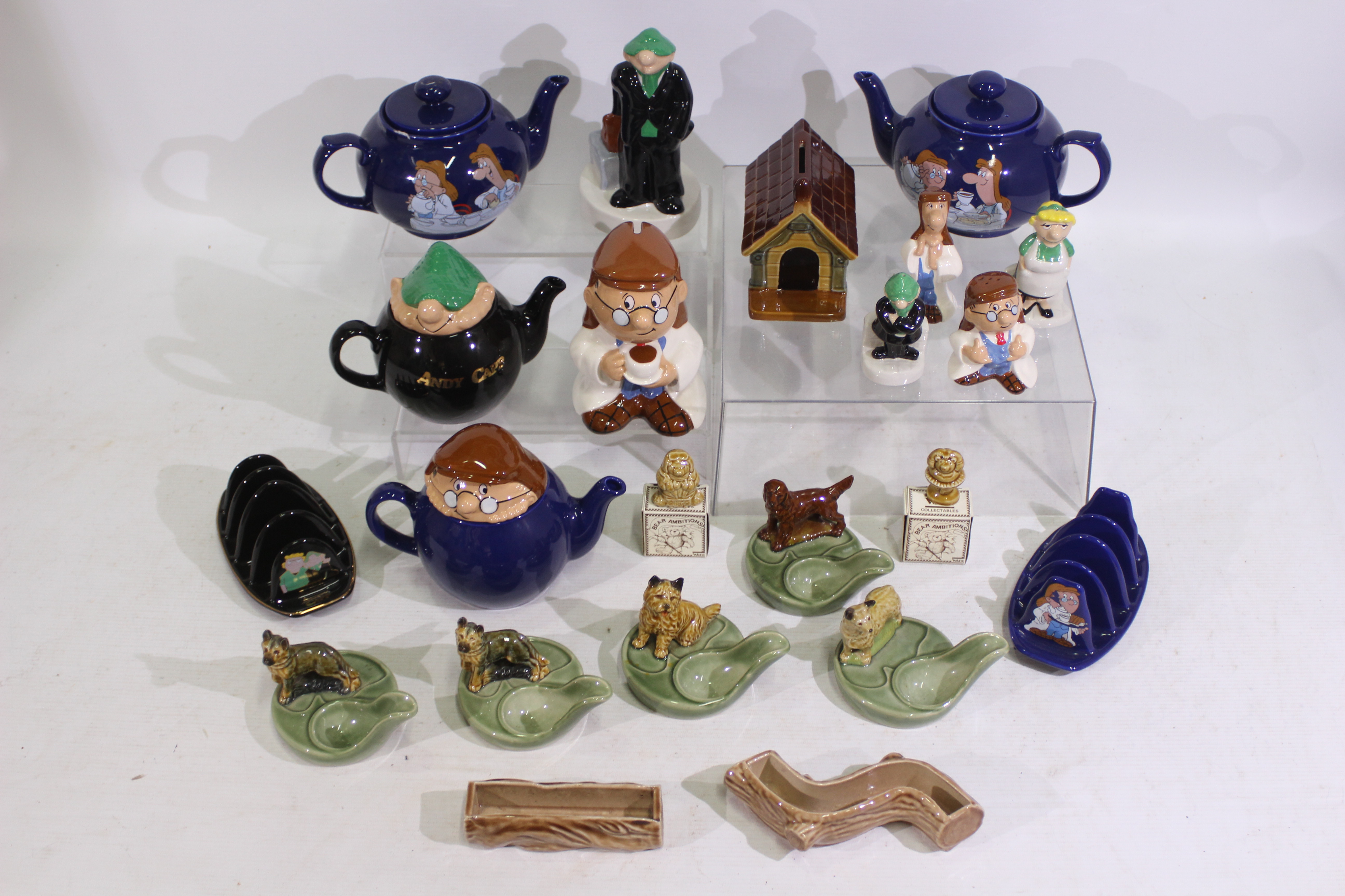 A collection of promotional Tetley Tea wares to include teapots, toast rack, - Image 3 of 7