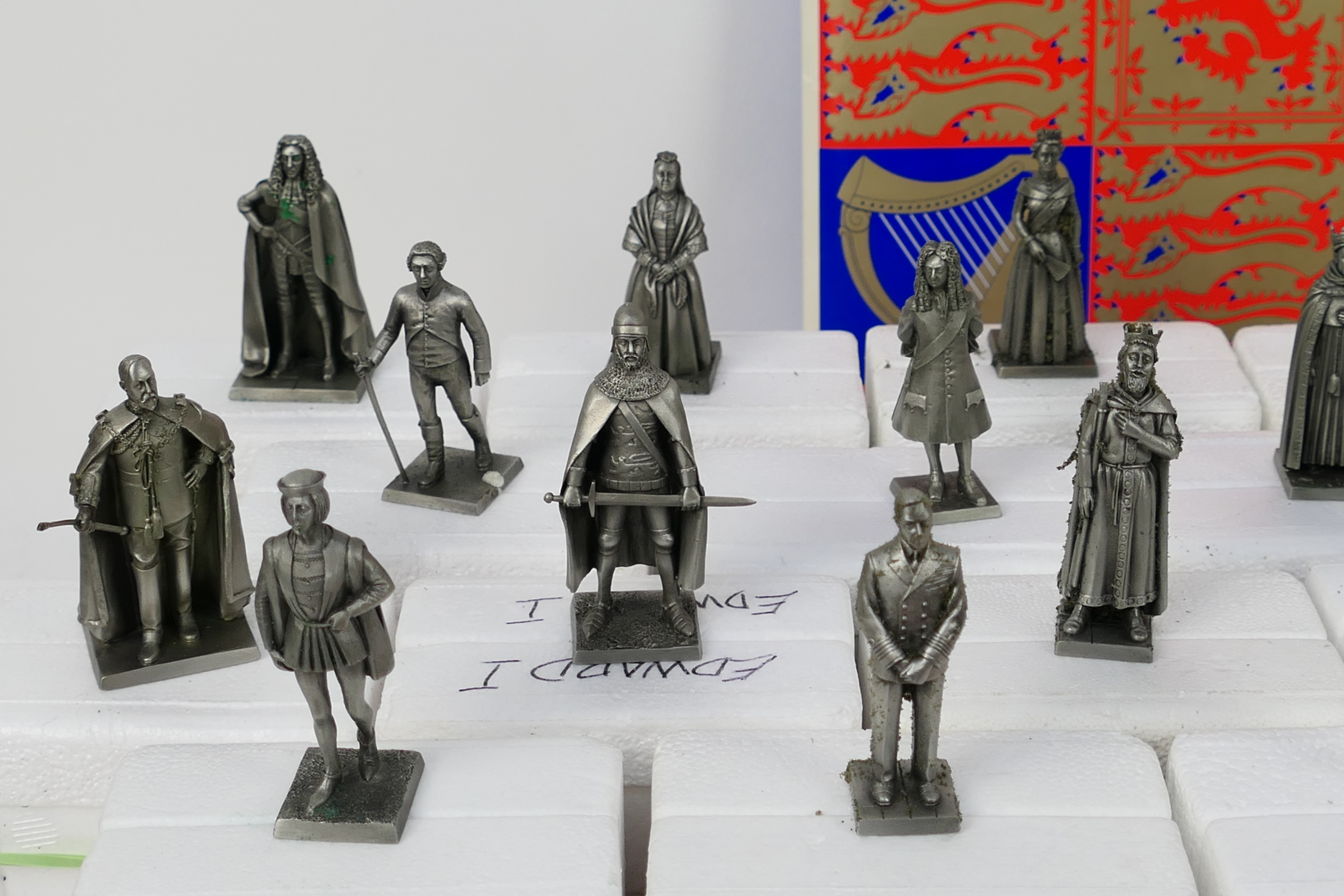 Thirty five miniature pewter figures fro - Image 2 of 8