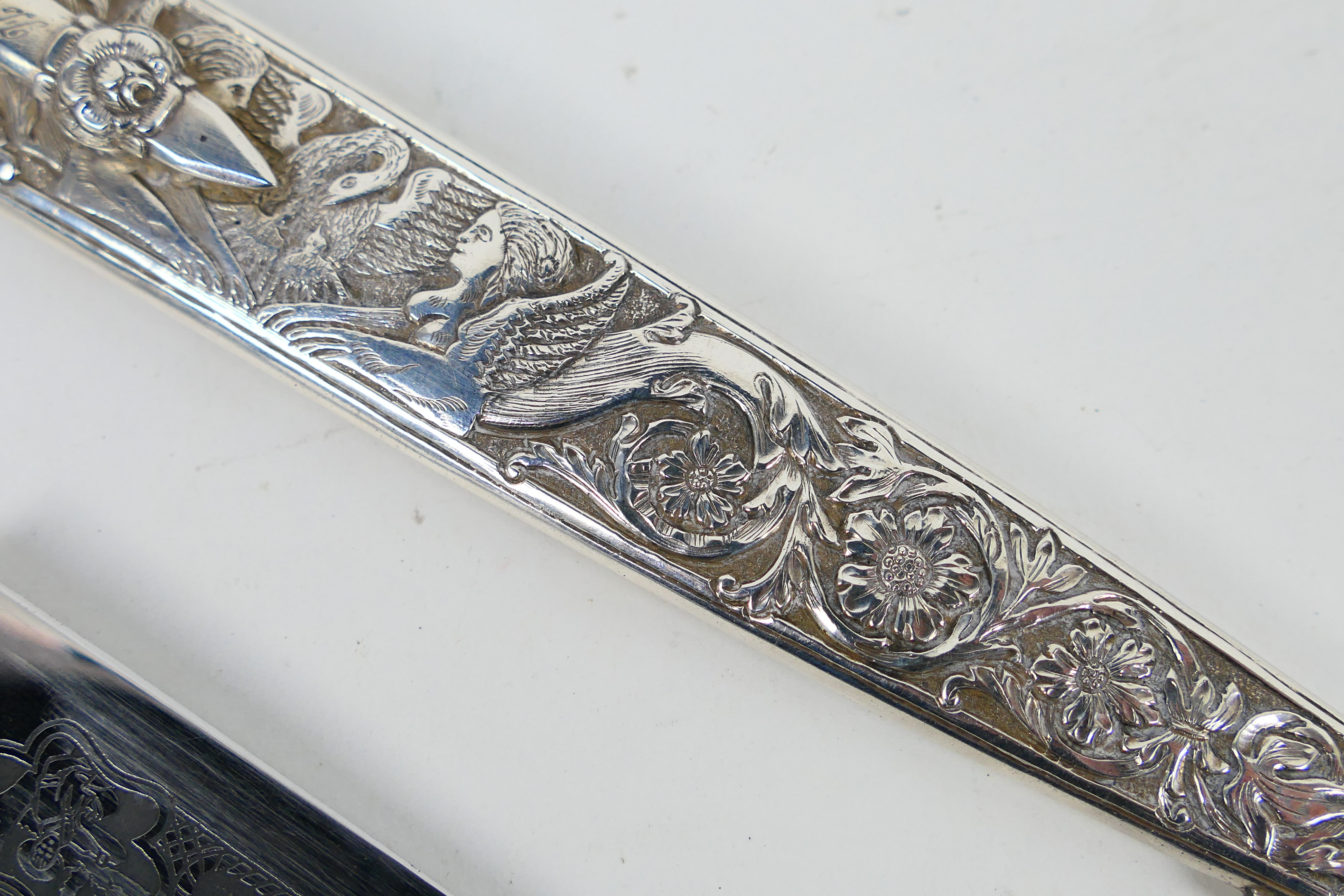 An Argentinian white metal Gaucho knife - Image 11 of 13