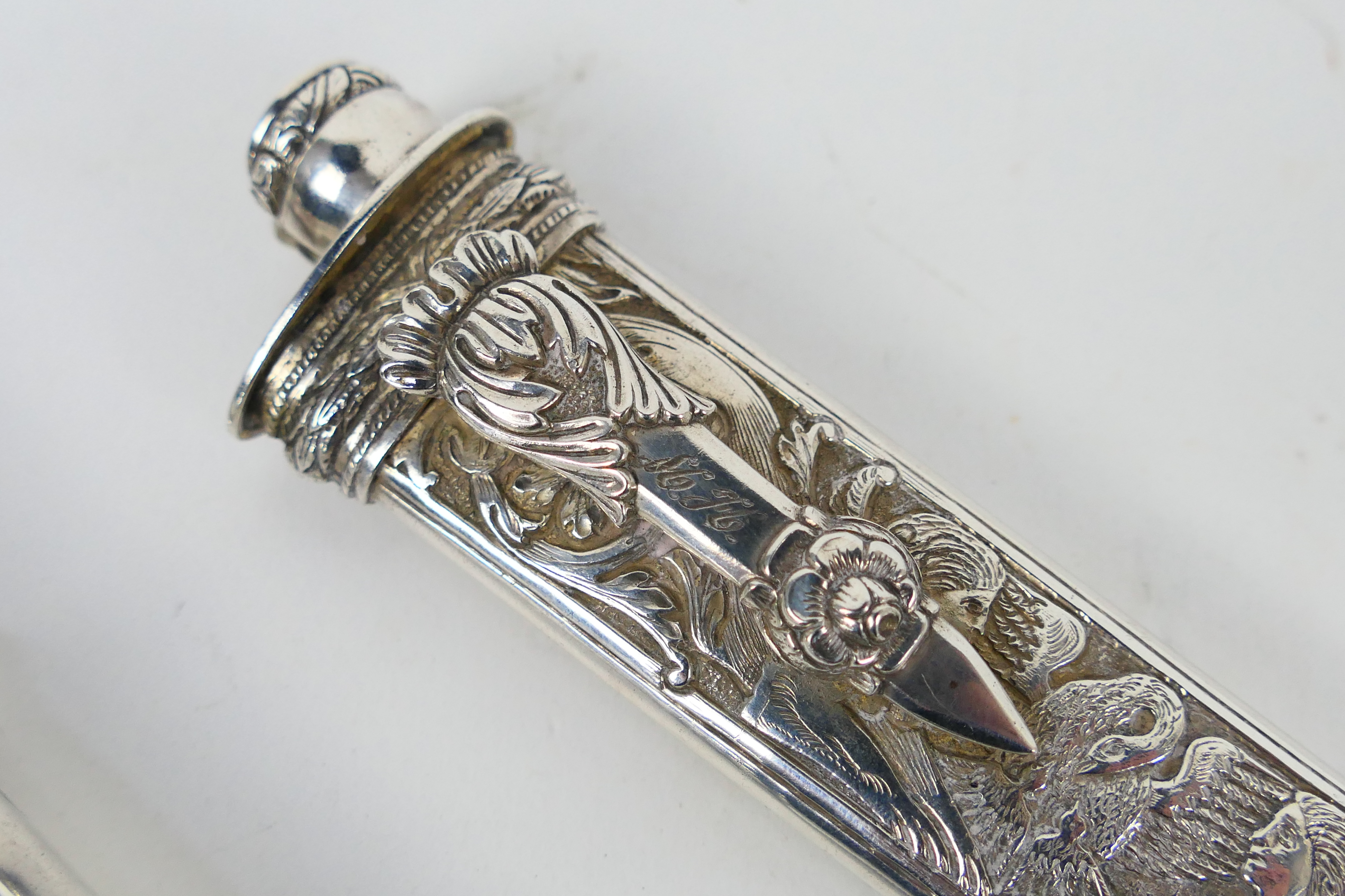 An Argentinian white metal Gaucho knife - Image 10 of 13