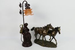 Bronze and other metal figures / lamp.