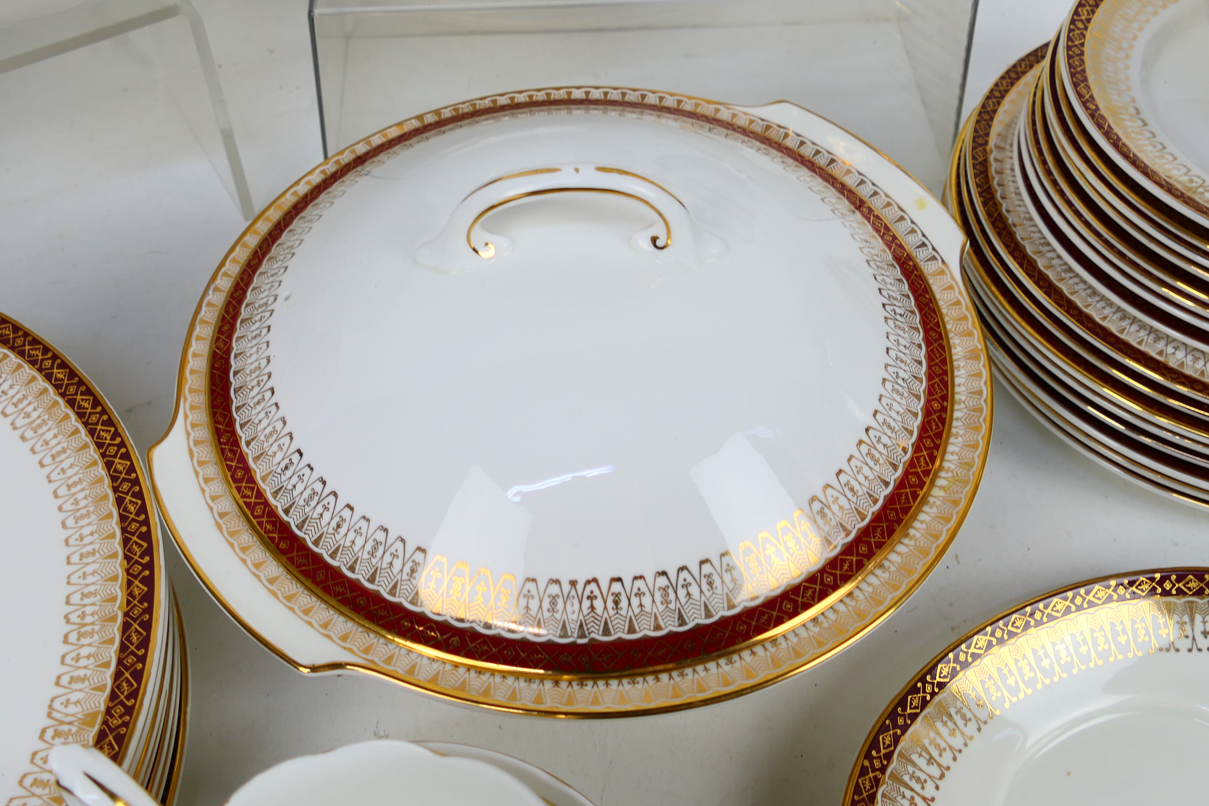 A quantity of Royal Grafton and Royal Standard table wares in the Majestic and similar pattern, - Image 3 of 6