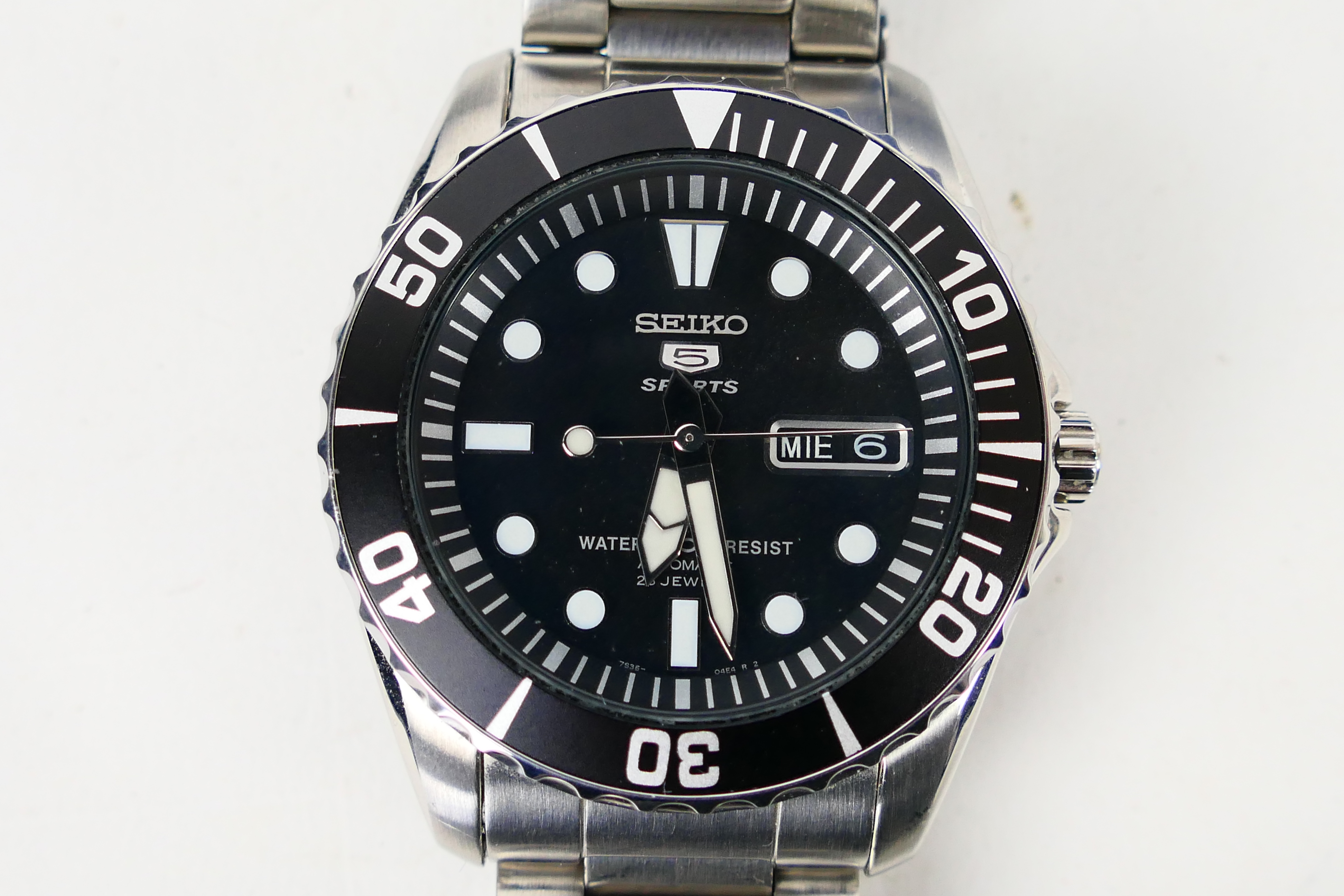 A Seiko 5 Sports automatic wrist watch 7S36 03C0, - Image 3 of 5