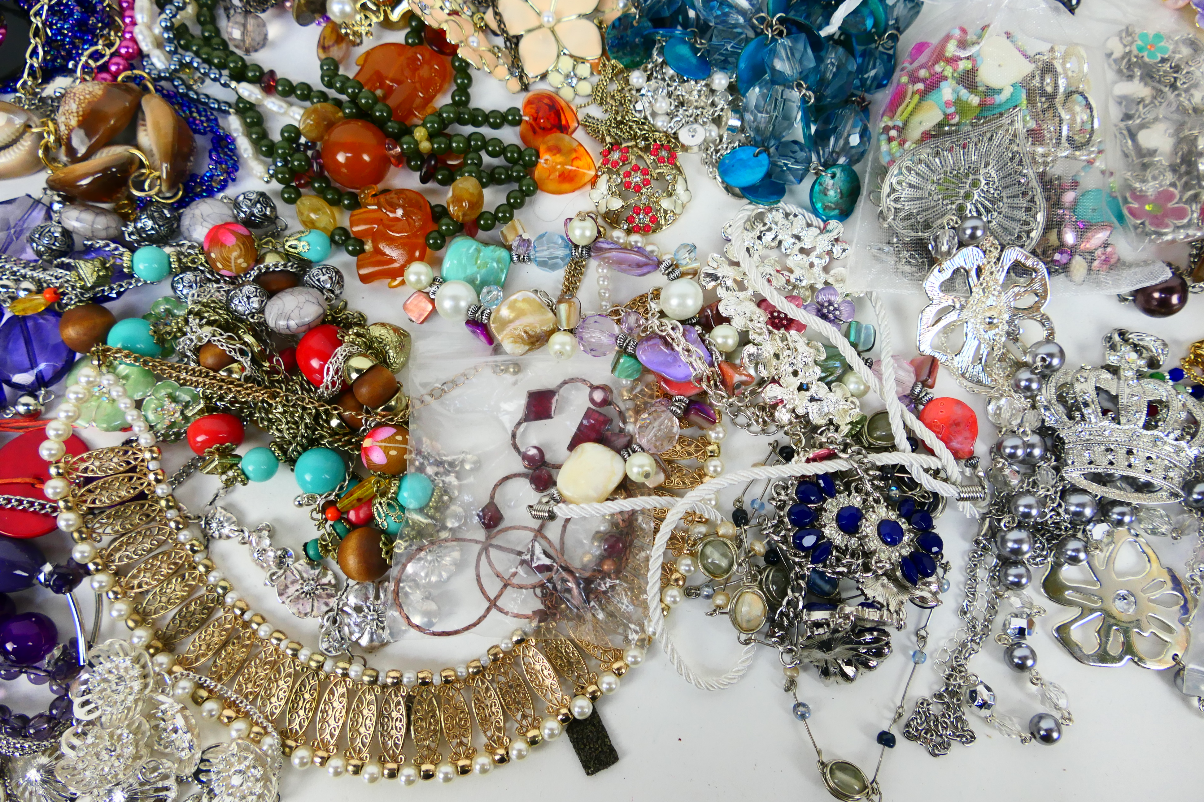 A collection of various costume jewellery, predominantly necklaces. - Image 3 of 7