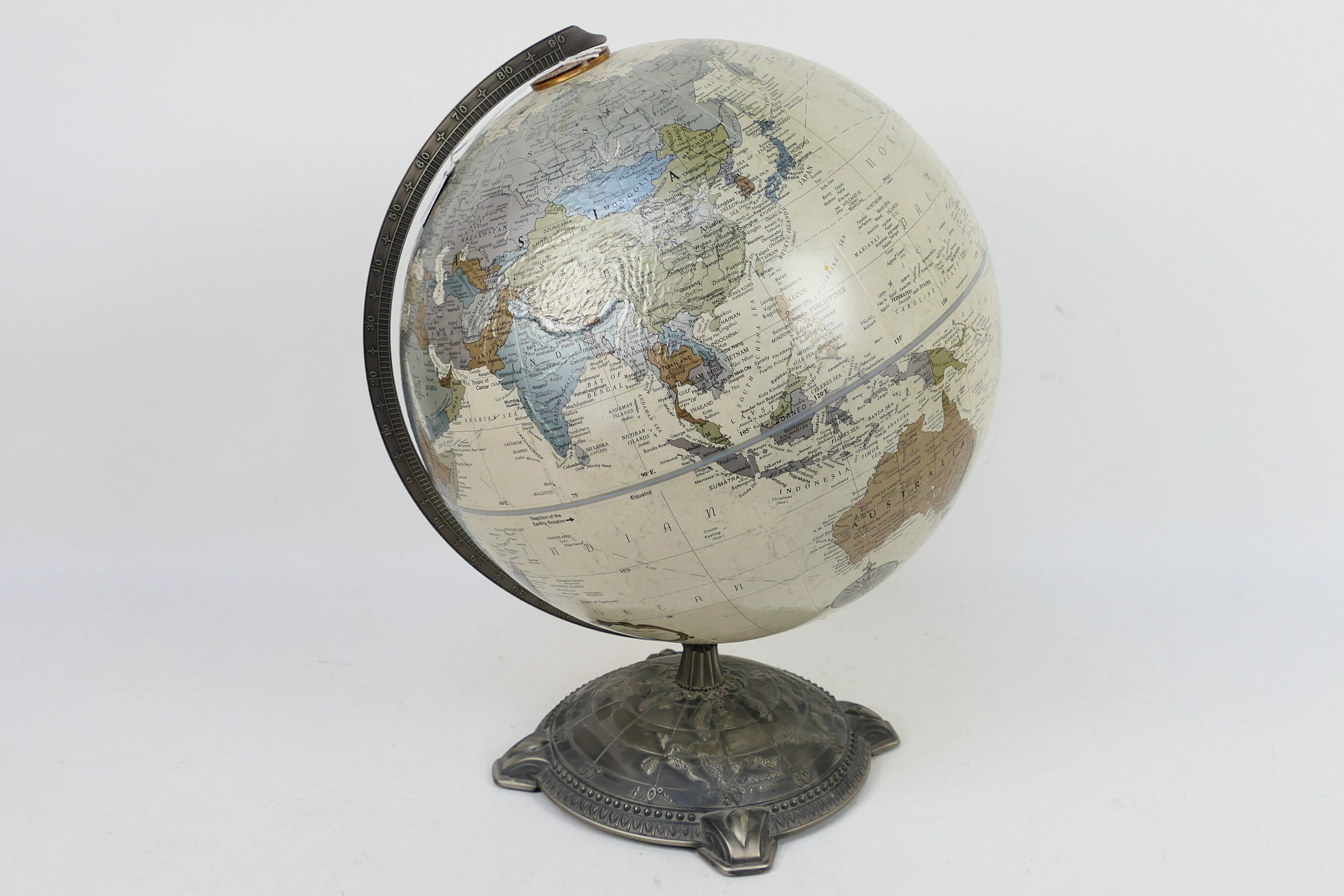 A Replogle 12" (d) Platinum Classic terrestrial globe, 40 cm (h).