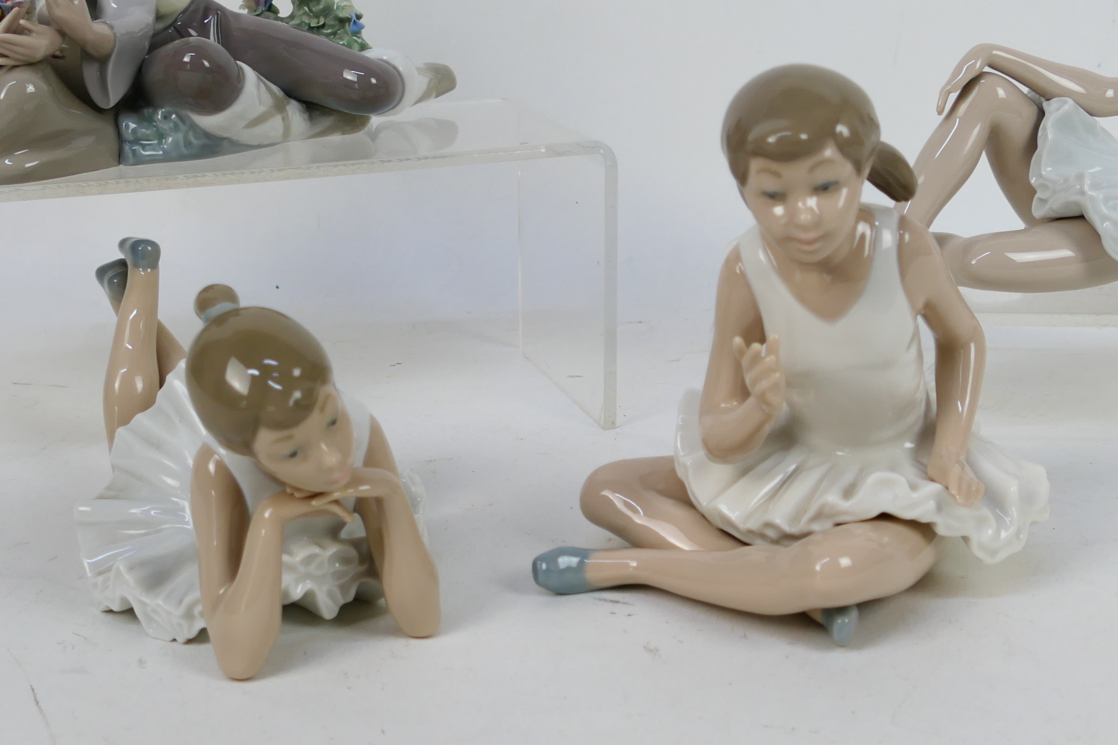 LLadro - NEO. A selection of four pieces by Lladro. - Image 5 of 6