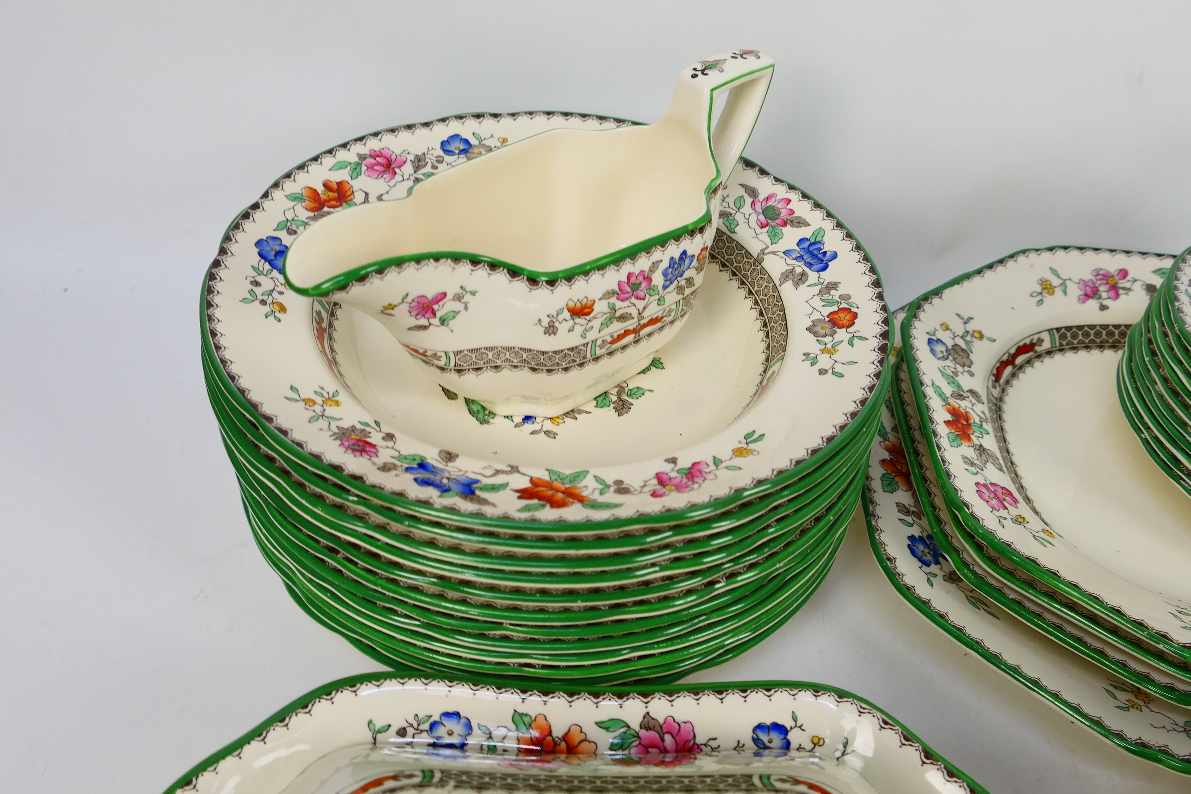 A collection of Copeland Spode dinner and tea wares in the Chinese Rose pattern, - Image 3 of 8