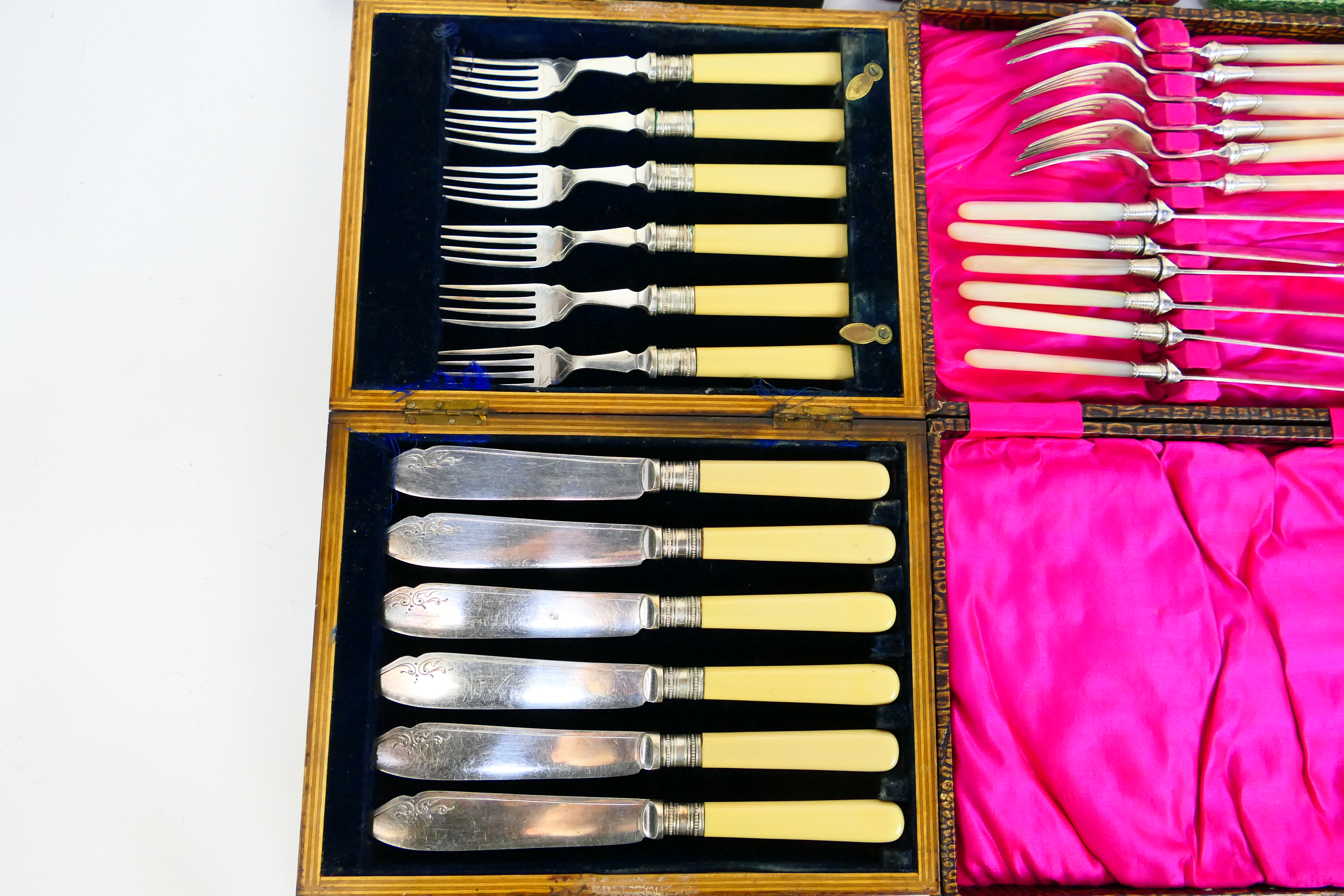 A collection of cased flatware, plated and stainless. - Image 2 of 7