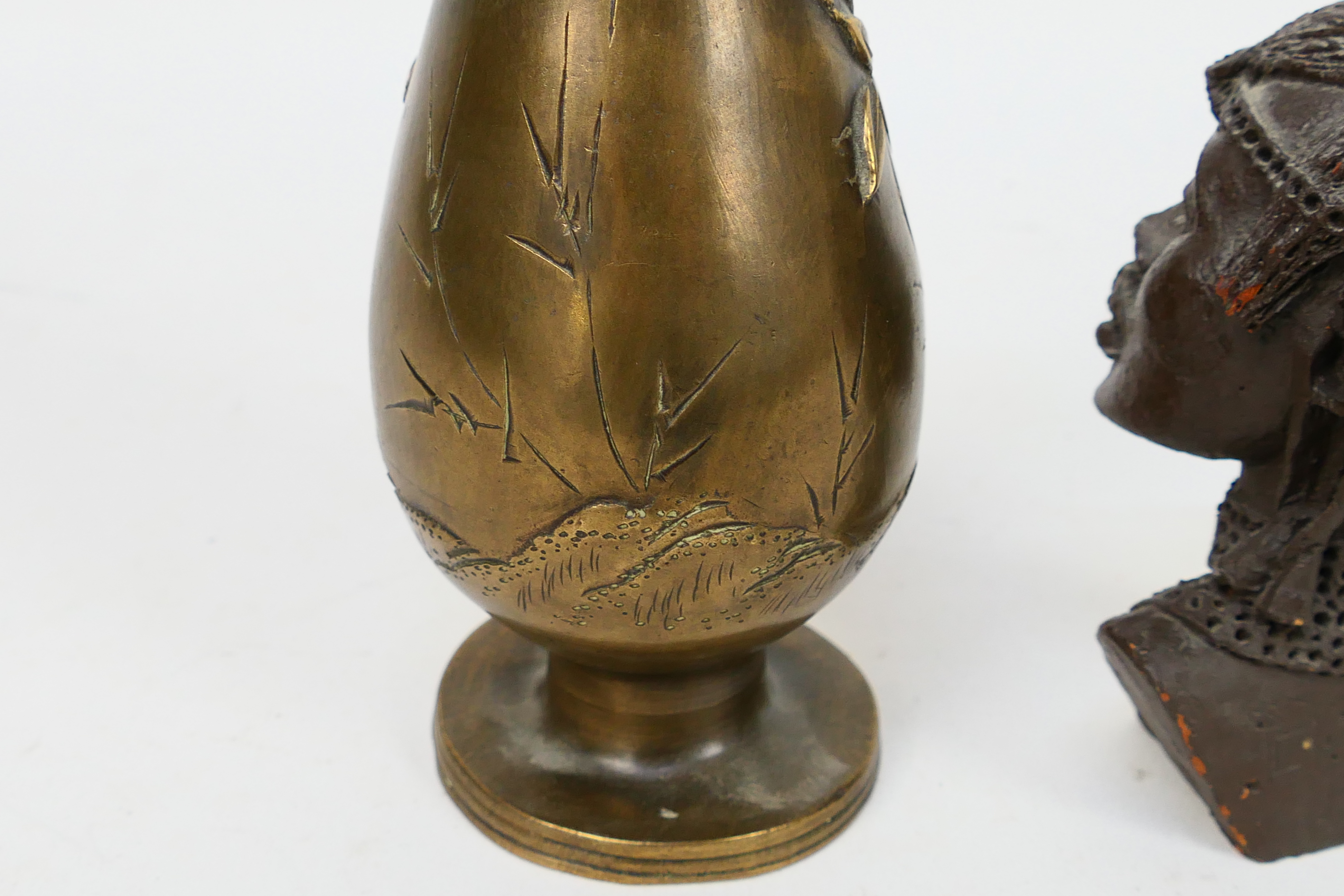 An Oriental bronze vase with twin fungus form handles, 20. - Image 6 of 6