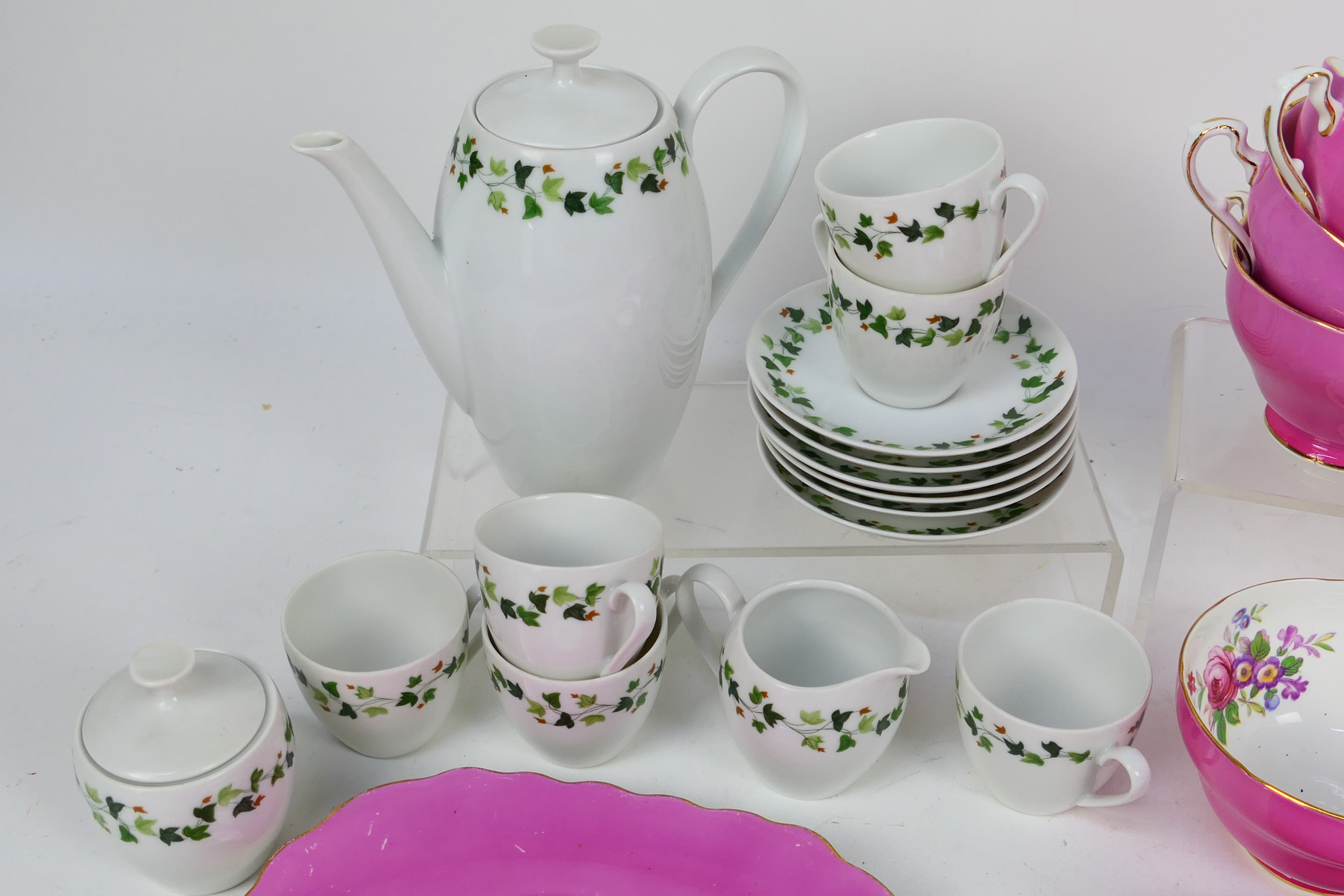 A part tea service with floral decoration and a coffee service. - Image 2 of 6