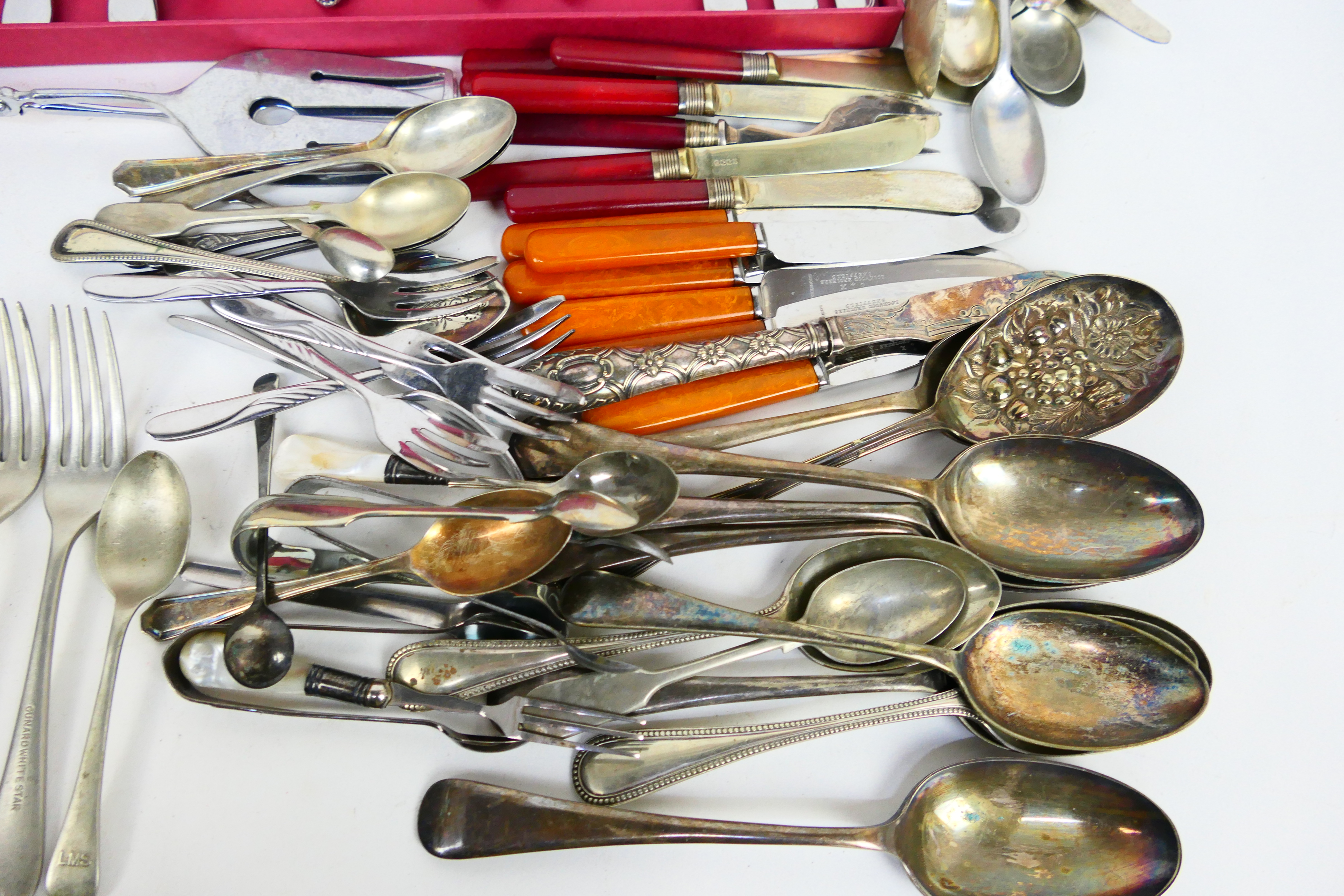 Mixed flatware, loose and cased to include three Cunard White Star Line knives and forks, - Image 2 of 8