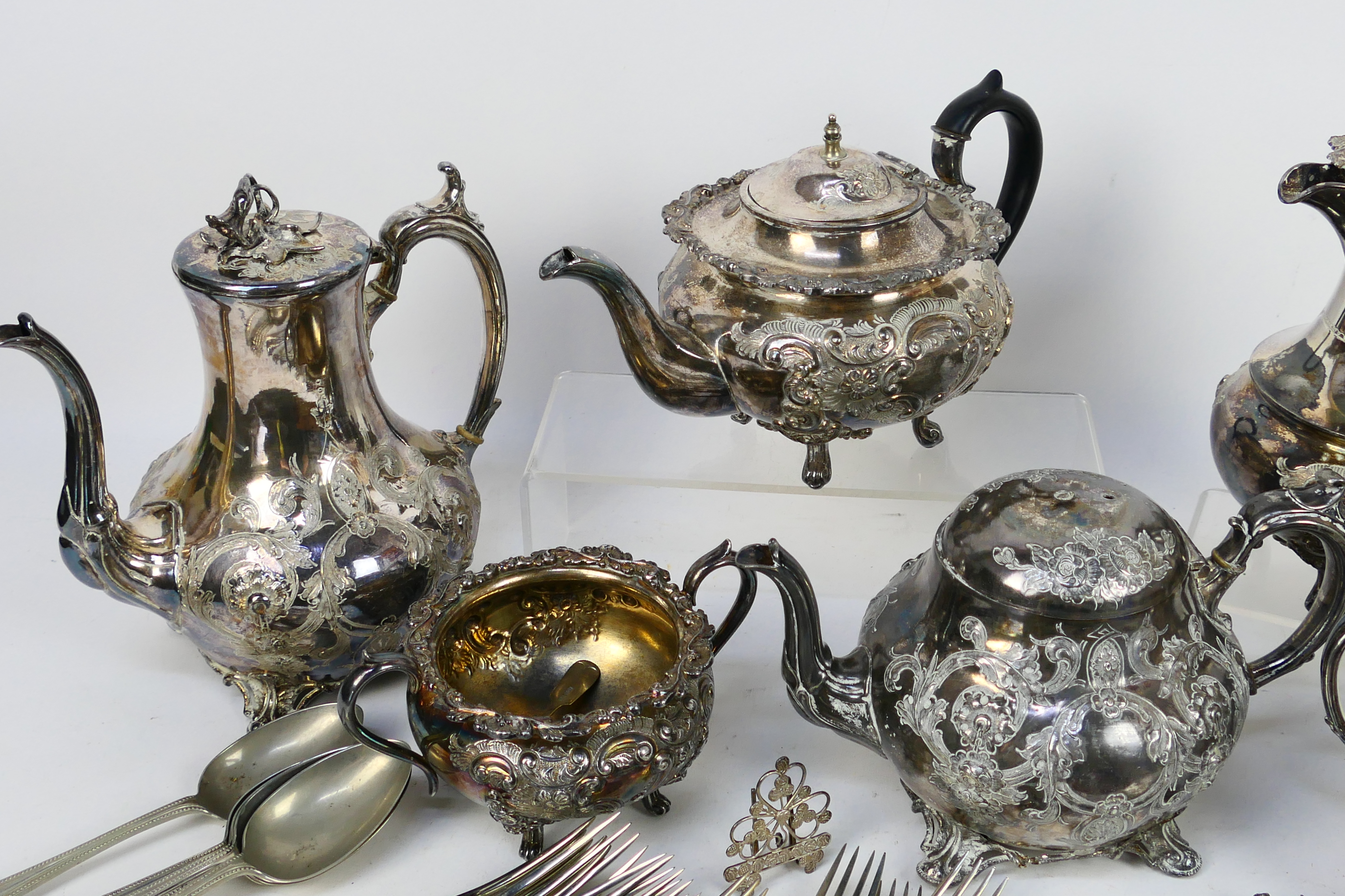 A collection of Victorian and later plated ware to include Shaw & Fisher, - Image 2 of 5