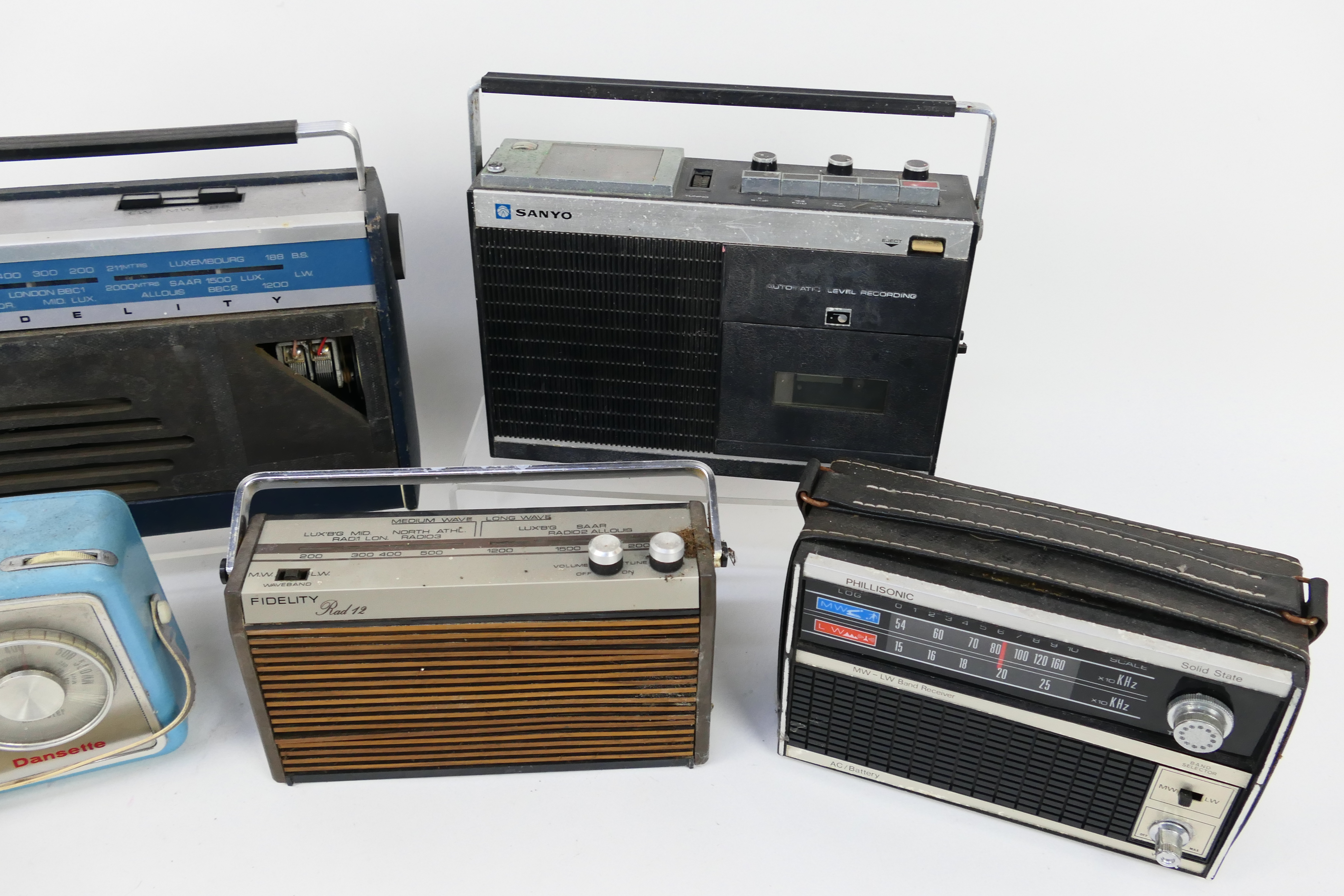 Vintage radios to include Fidelity, Phil - Image 3 of 3