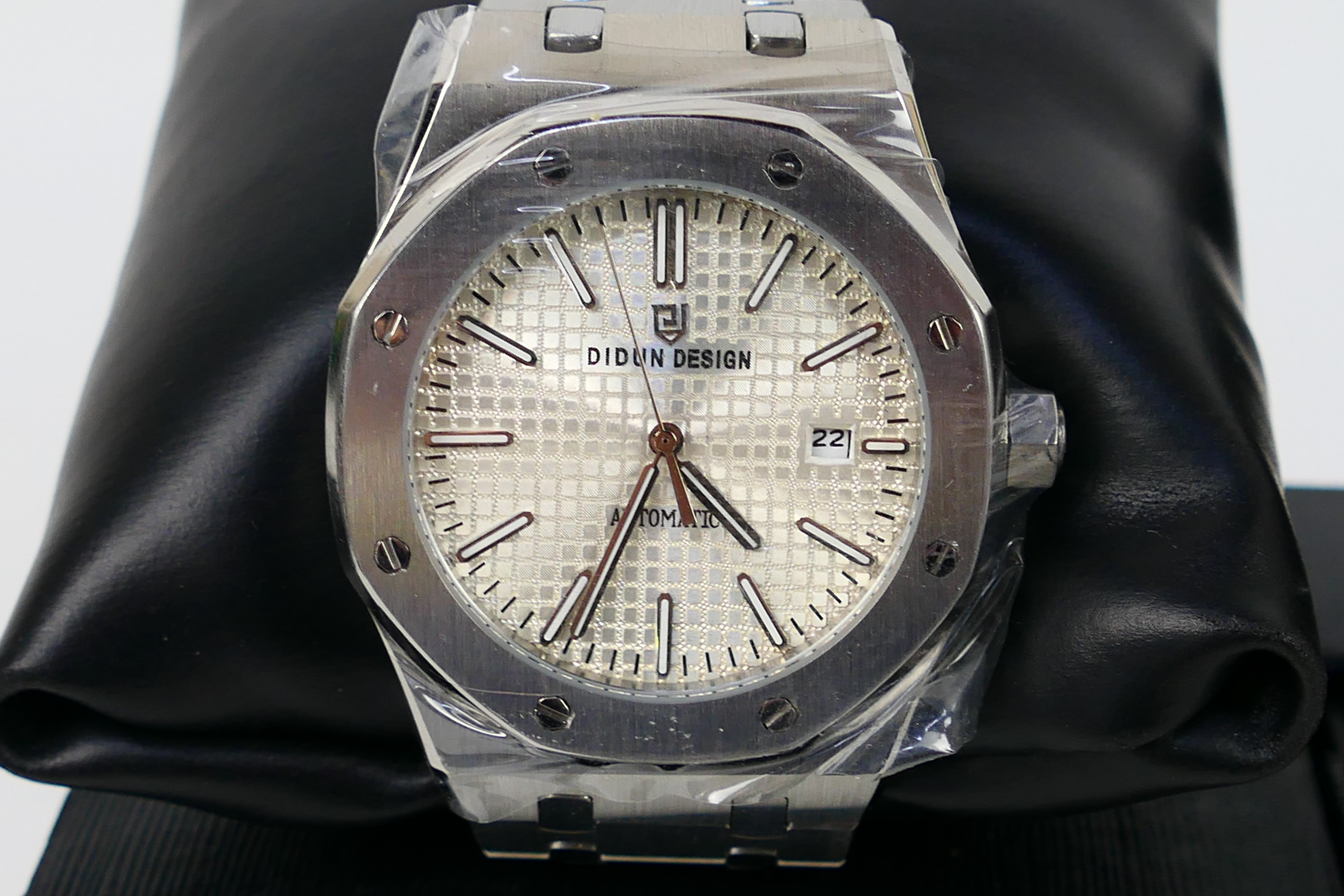 Four boxed Didun Design gentleman's wrist watches. [4]. - Image 2 of 9