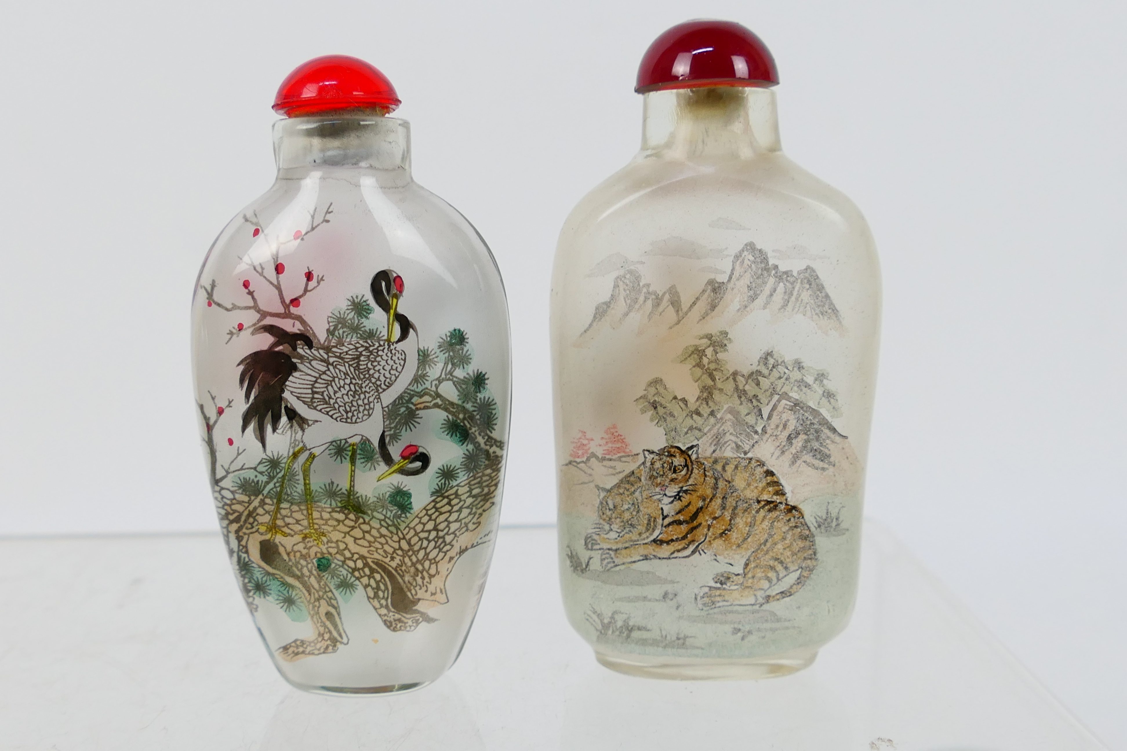 A collection of snuff bottles to include glass, ceramic, hardstone and other. - Image 7 of 14