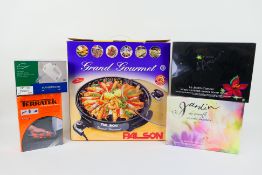 Lot to include a boxed Palson Grand Gourmet, Terratek cordless scissors, two Le Jardin gift sets.