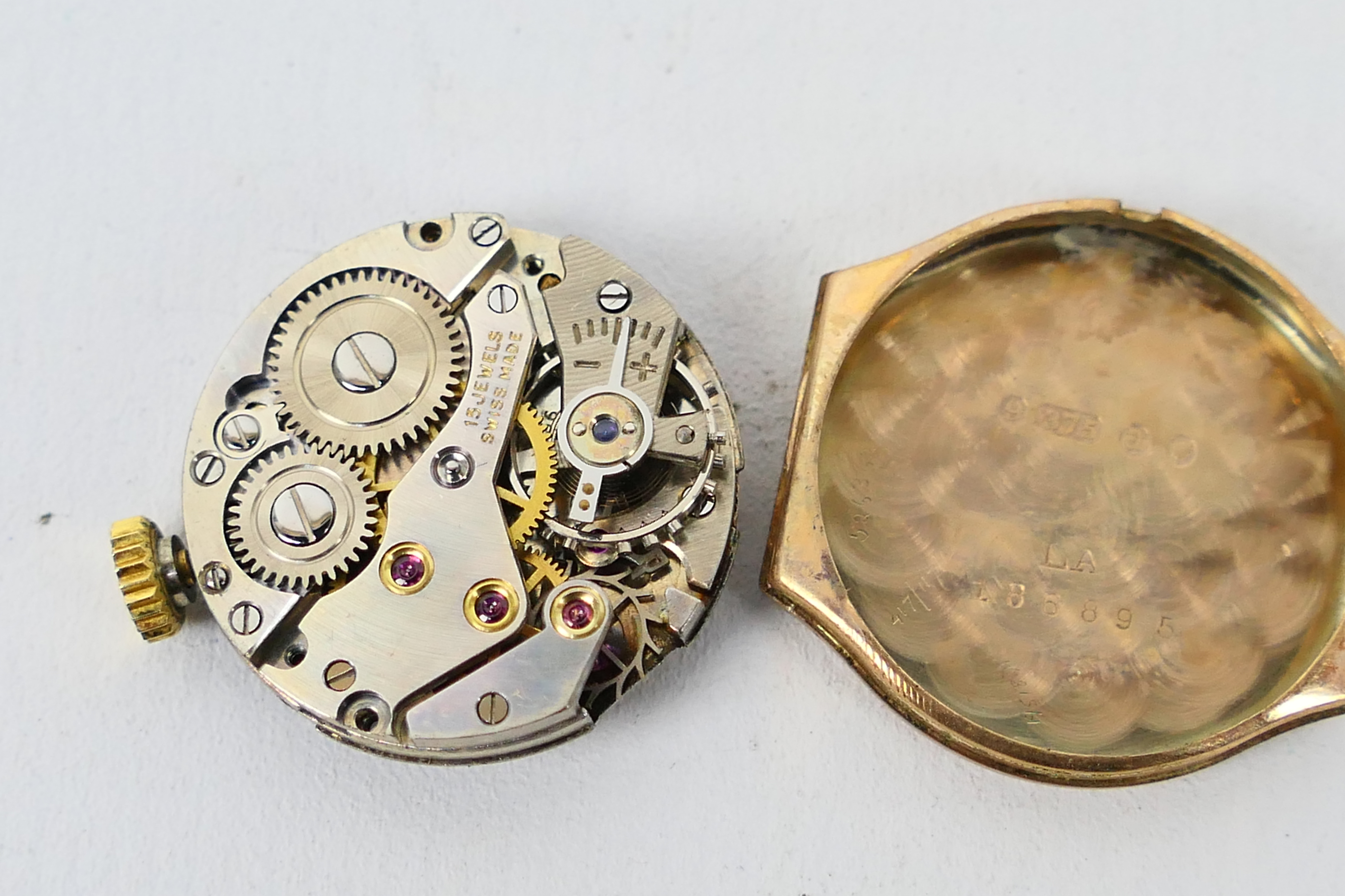 A lady's hexagonal 9ct yellow gold Everite bracelet watch with mechanical movement, - Image 3 of 4