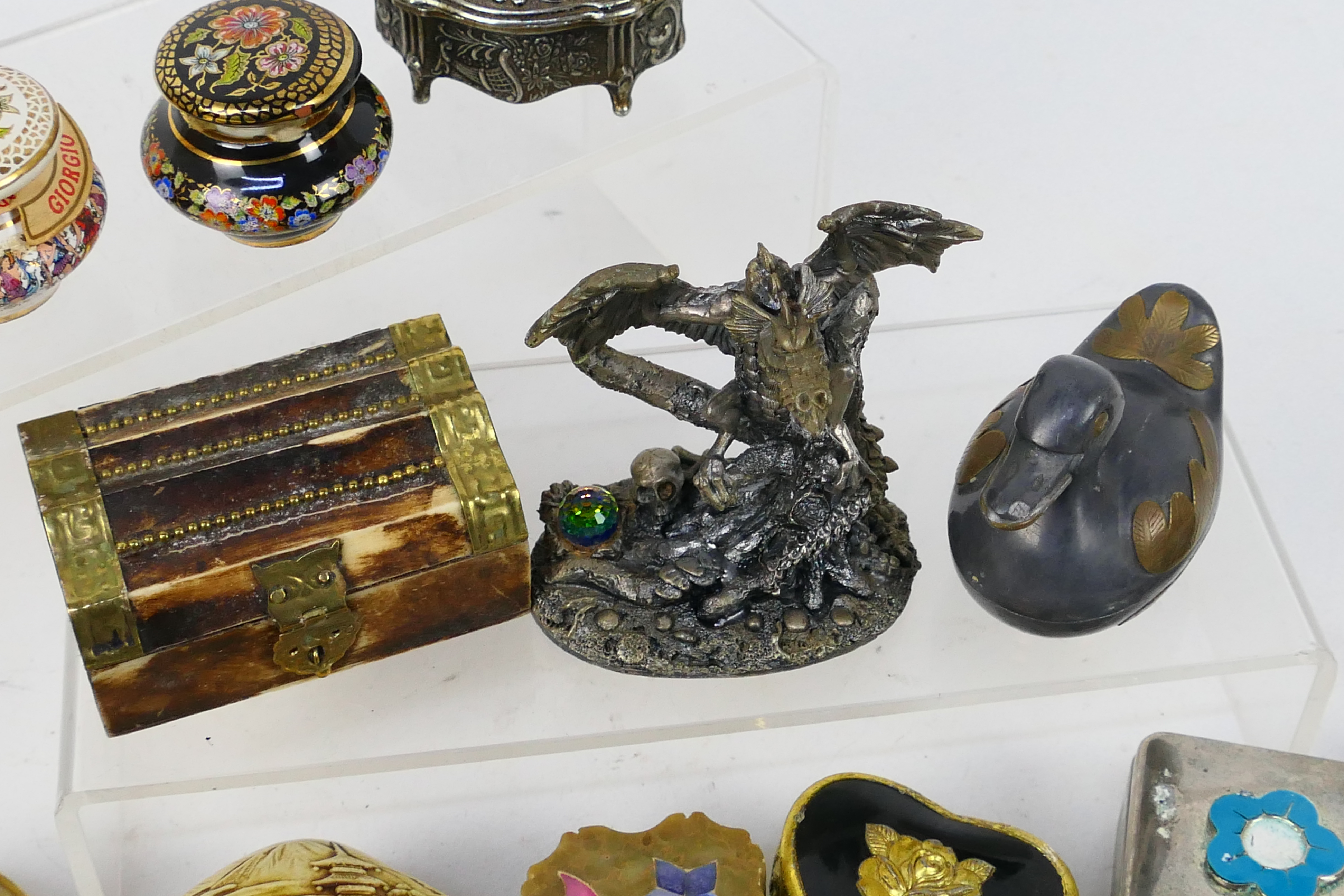 Small collectables to include trinket boxes, pill boxes, pewter dragon figure, - Image 3 of 6